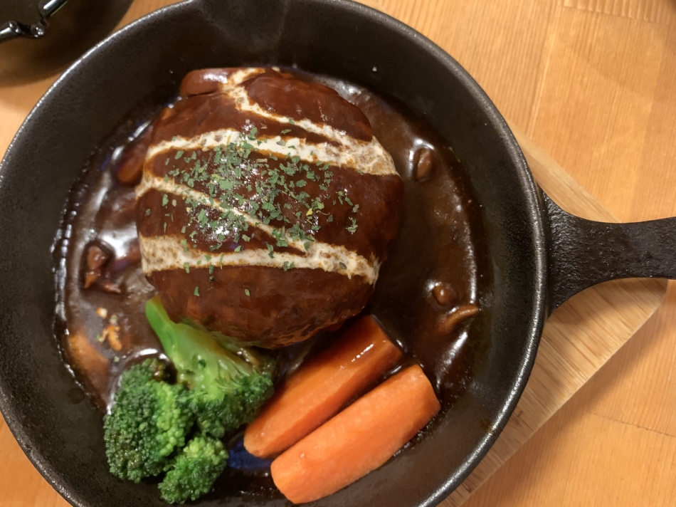 真夜中のハンバーグ💛