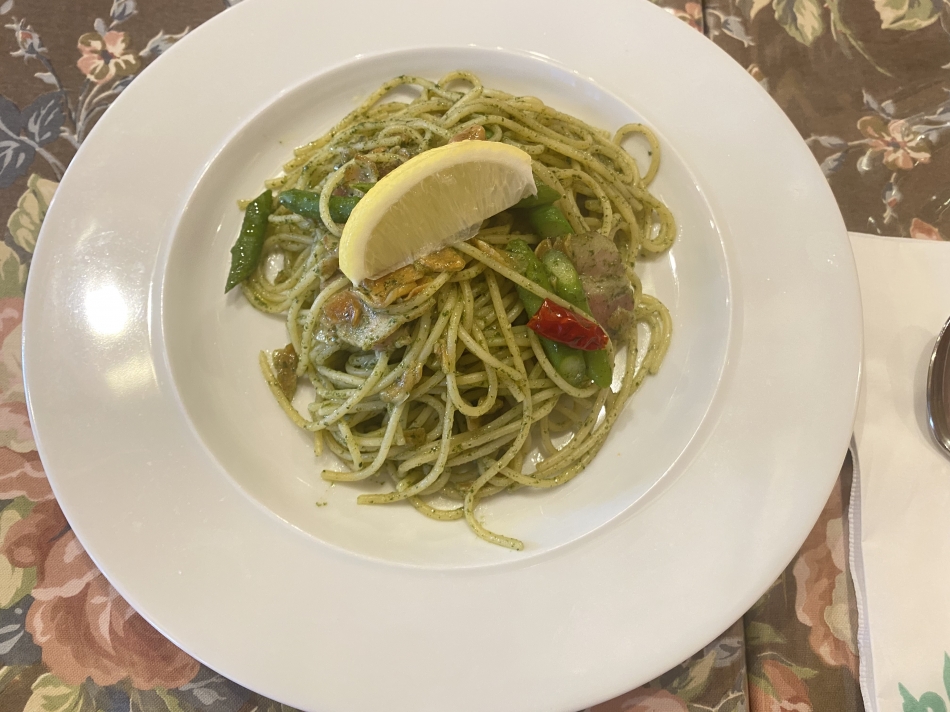 またたべたーい！