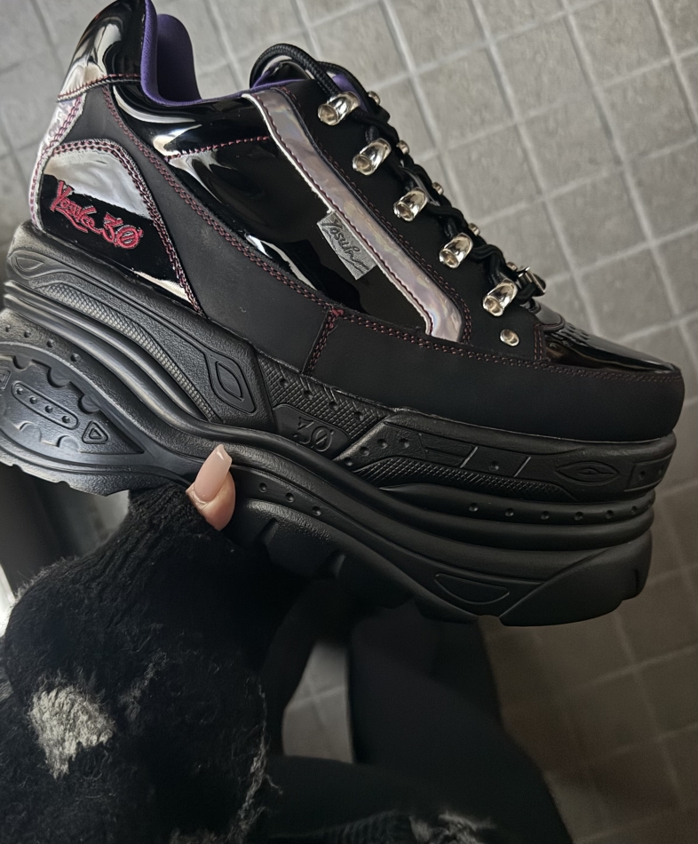 my new gear…👟🖤💜