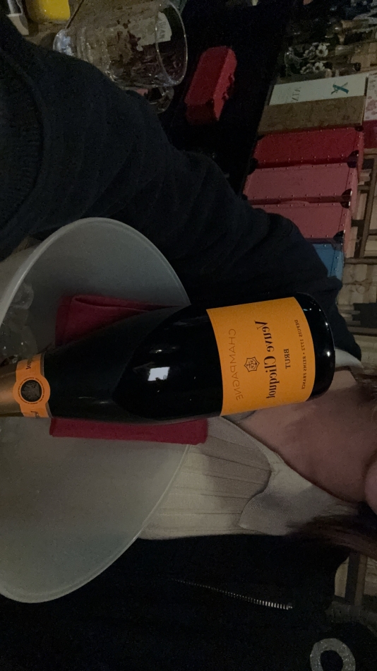 💛💛🍾✴︎ .。