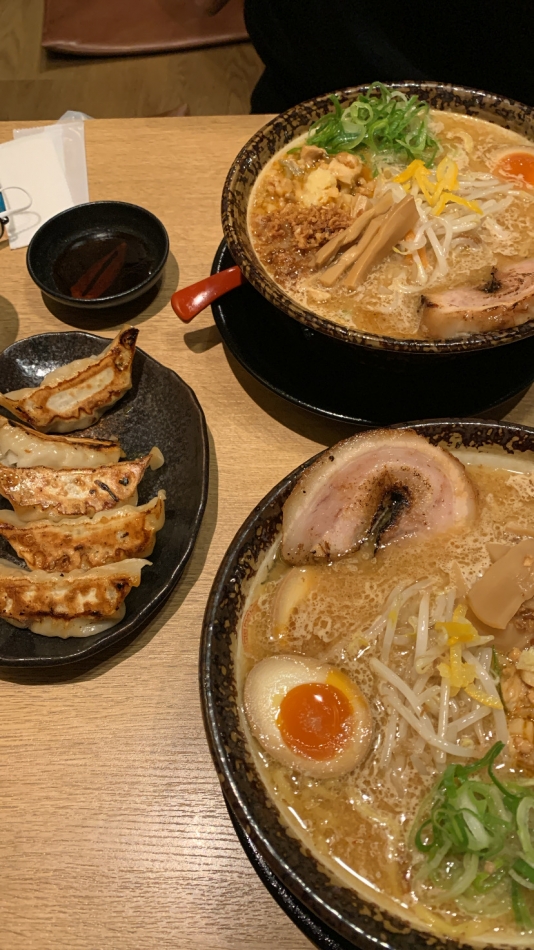 らーめんとぎょーざ