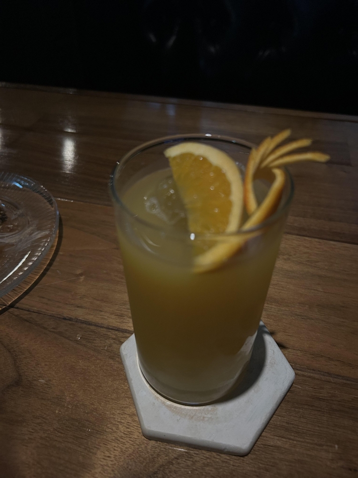 最近シャカシャカするバーにハマってり