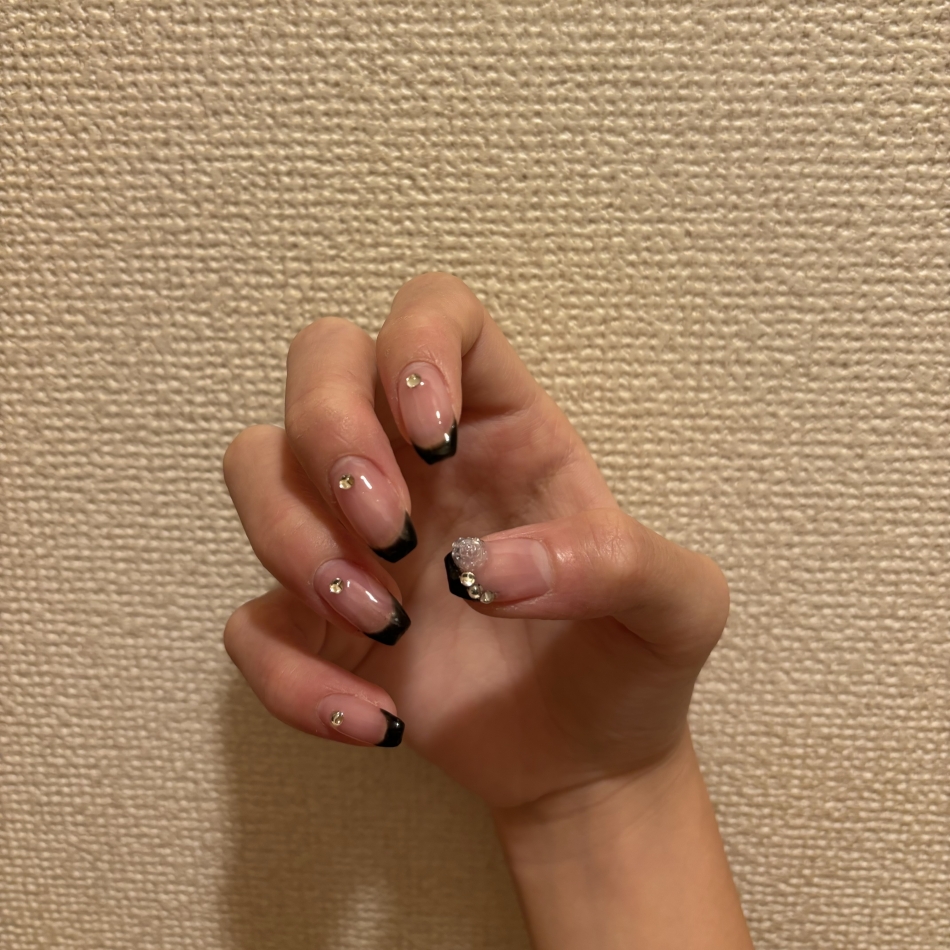 にゅー💅🏻🖤⋆͛*͛