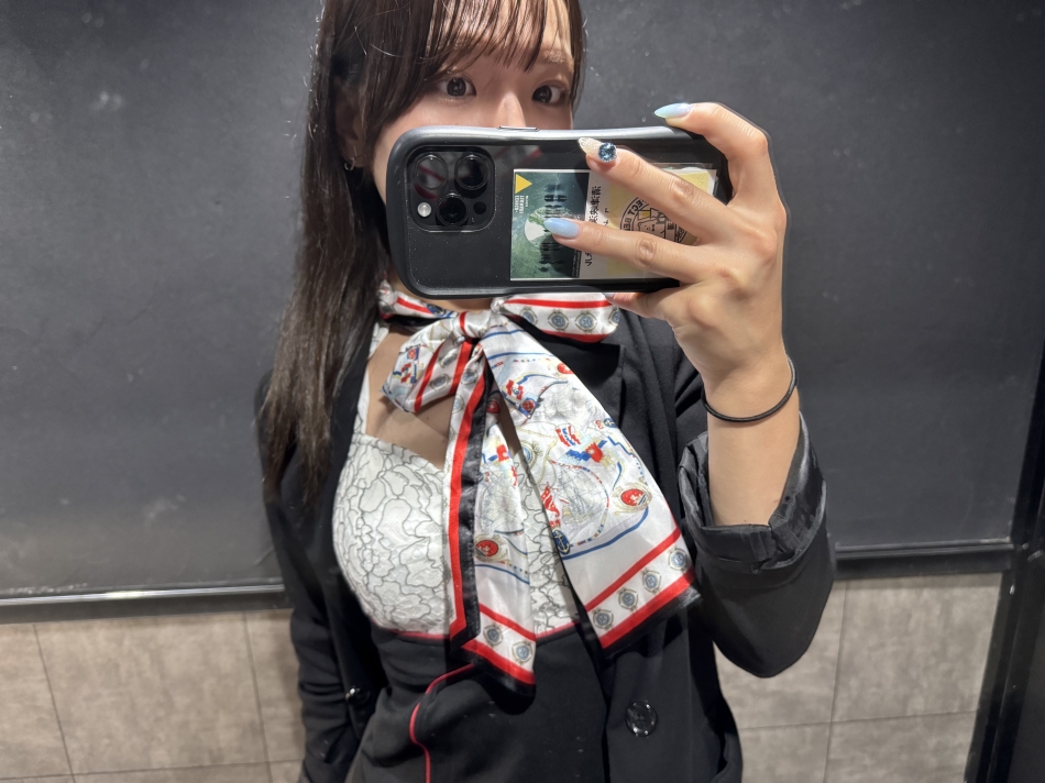 おにゅーのドレス可愛くね？