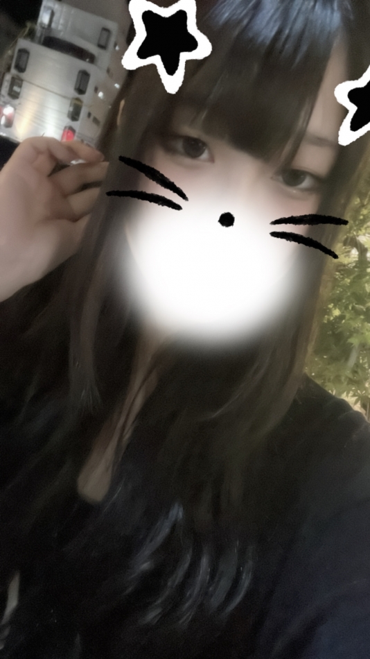 こんばんはです(  . .)"