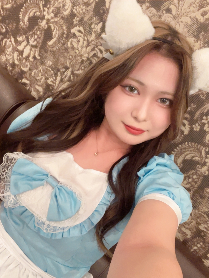 白猫メイドさん🐱🐾