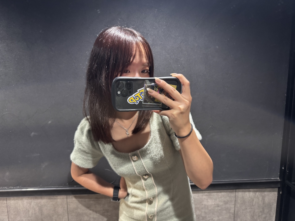 なかなか選ばん色のワンピ👗