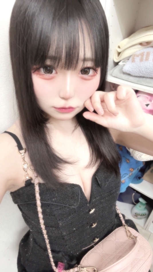 次のネイル何にしようかな🎀🎶