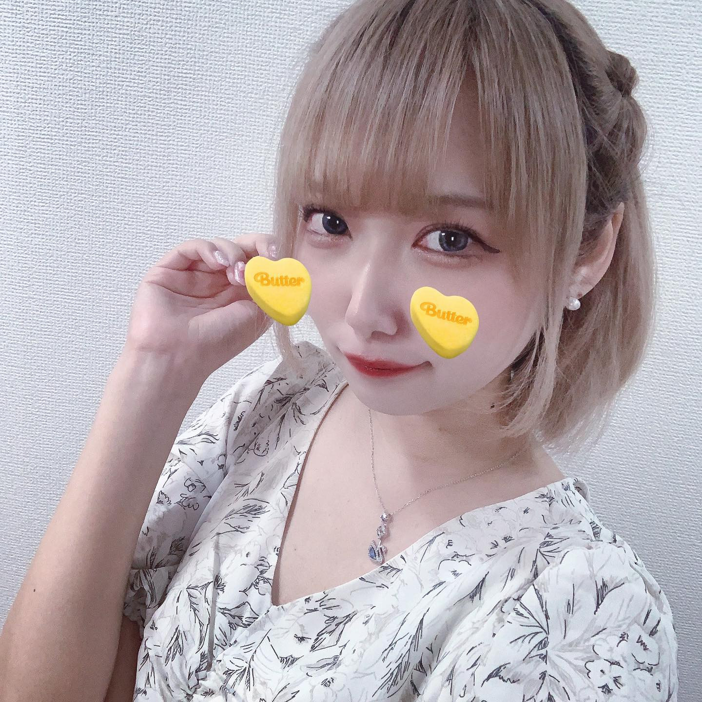 .
最近買ったお気に入りのワンピース着た👗
青いカラコンの評判が良くて嬉しい～🤍
.
最近リーナベルちゃん熱が高いので早く9月になってほしい私です🧸
1人で買いに行く！！
.
今日はロッタ店休日だからお昼ご飯食べにちょっと出掛けてくるよ～💘
暑い季節の昼間に外出るの久々で目的地に着くまでに死なないか心配だけど😇
.
.
.
#キャバクラ #神楽坂ロッタ #神楽坂 #神楽坂キャバクラ #飯田橋 #飯田橋キャバクラ #キャバ #キャバ嬢 #ヘアメ #ヘアメイク #自撮り界隈 #いいねした人で気になった人フォロ