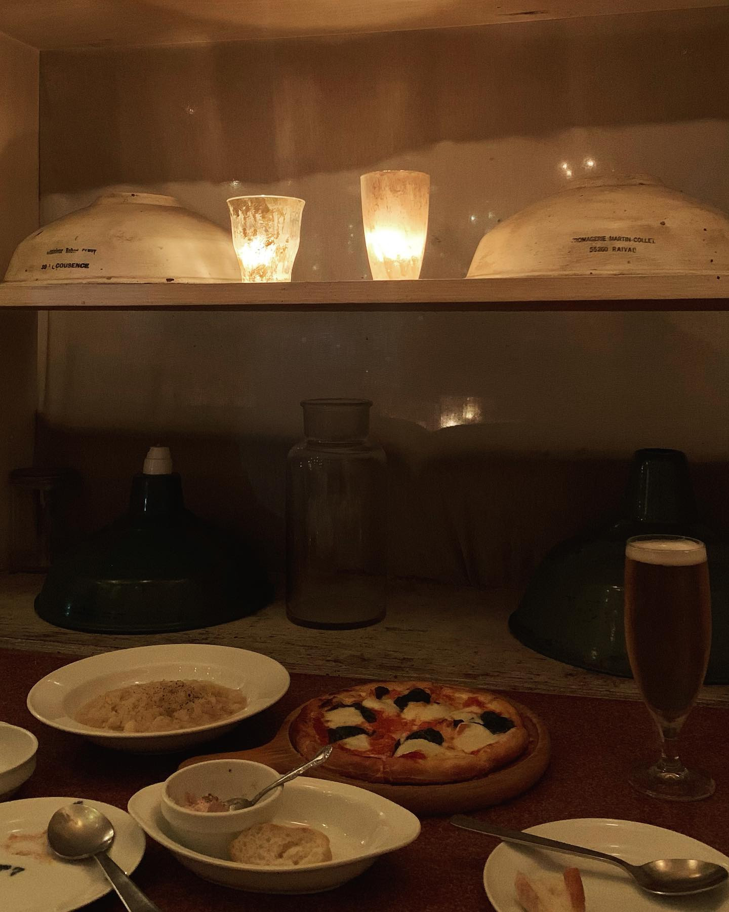 .
渋谷の宇田川は何度行っても新鮮な気持ちで楽しめる路地だなと思う🍸
昔から知ってる場所なのにいまだに慣れないし知らない店があちこちにあって楽しい🥳
.
ここのカフェの帆立のリゾットが人生で食べたリゾットの中で1番美味しかったかもしれない。
もしくは一緒に行った友達のおかげでそう感じたのかもしれん。
.
.
.
#宇田川町 #宇田川町グルメ #渋谷 #渋谷カフェ #渋谷グルメ #渋谷ごはん #カフェ #カフェ巡り #カフェ好きな人と繋がりたい #카페 #카페스타그램 #친구랑 #카페투어 #카페추천