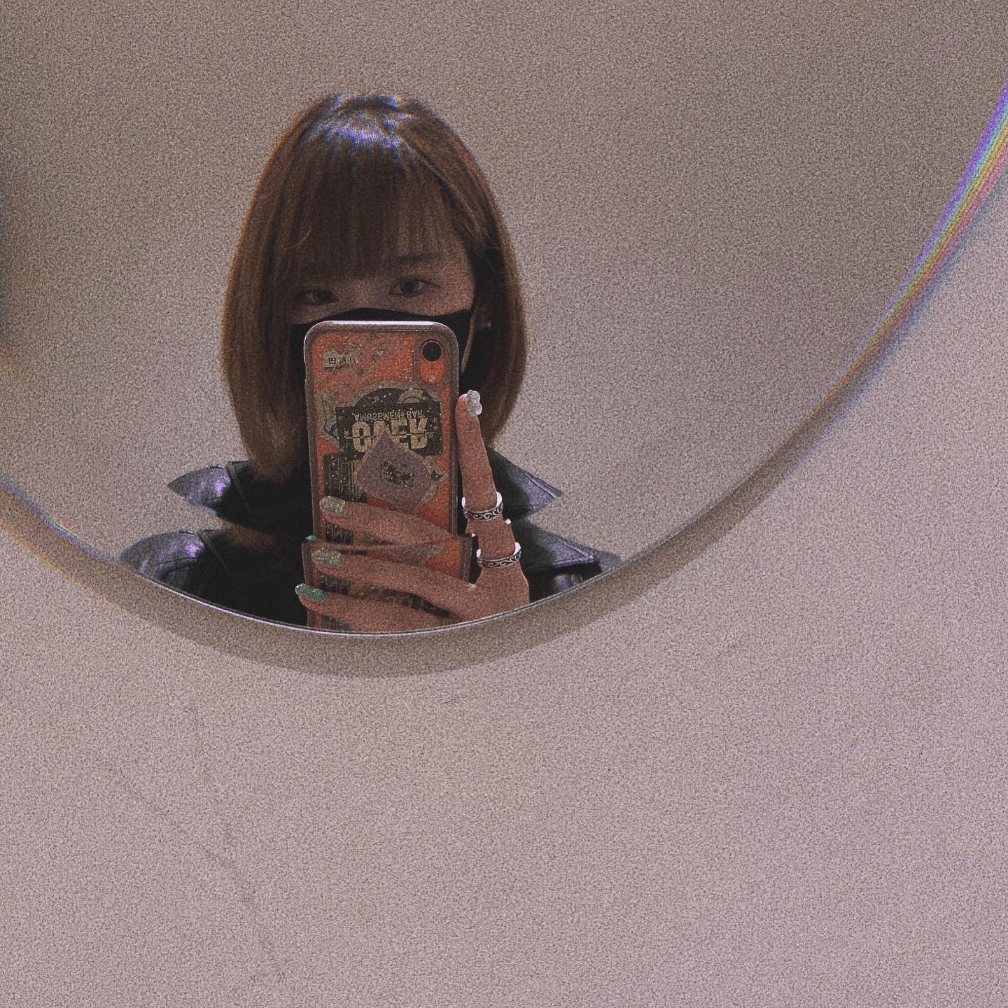 .
これは超どうでもいい話なんだけど最近ジェルネイルをまたマニキュアに戻すか悩んだりしてる🤔
.
塗り直すの本当に面倒なんだけど、でもhinceのマニキュアの色味かわいいんだよねぇ～～💭💞
そういえば最近の若い子はマニキュアじゃなくて「ポリッシュ」って言うらしくて震えちゃったんだけどそうなの？時代はポリッシュなの？なんでもいいけど
.
.
今週は親友と出掛ける予定があって(昨日も会ったけど)それを楽しみにしながら日々過ごしてる🌷
楽しみな事も多いけどやらなきゃいけないことも山積みでバタバタ…
効率よく作業