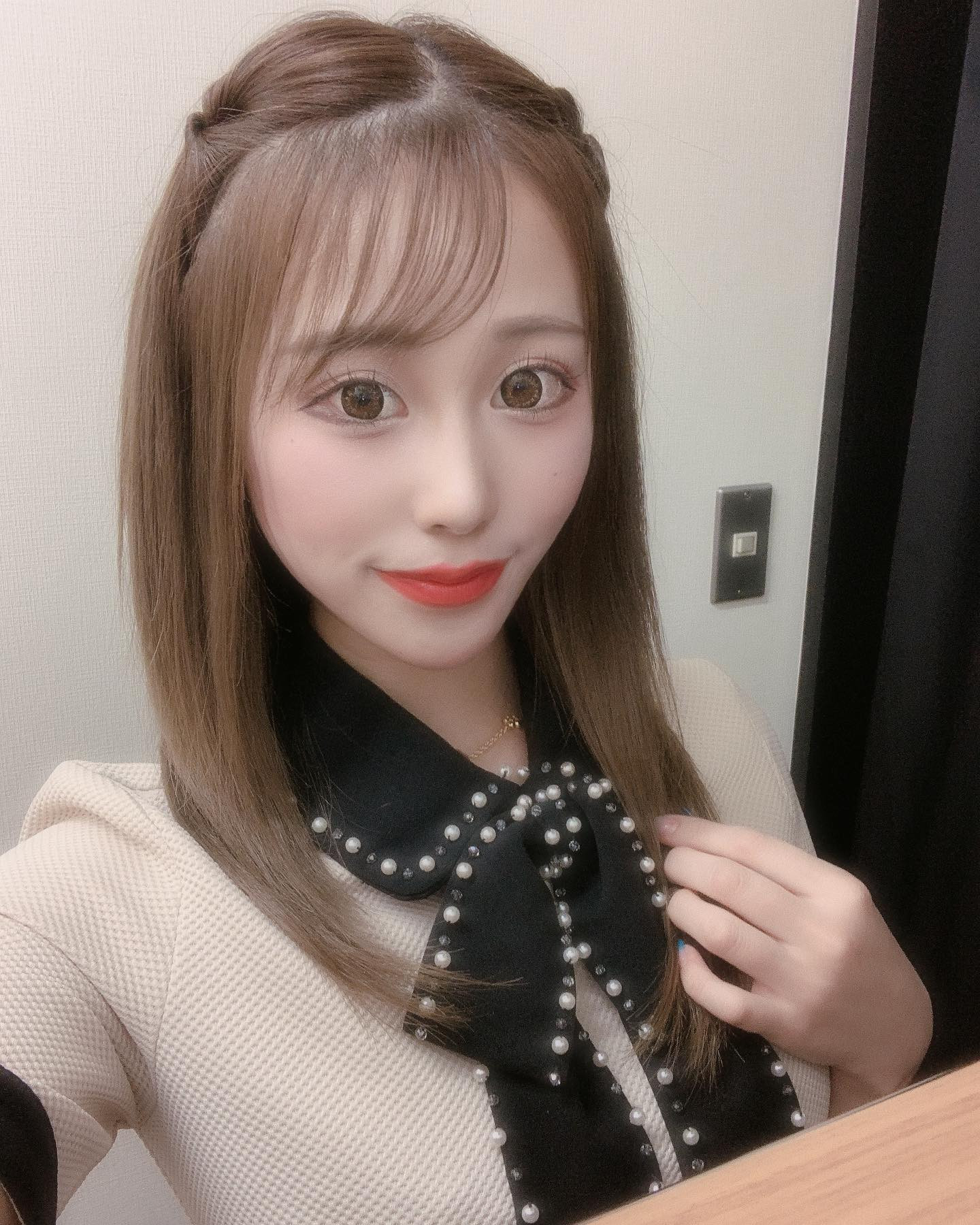 💜❤️💜

ちょっとだけメイク薄くなったんだんだけどあんまり気づいてくれない🫠

髪質改がんばってたら
さいきん個人的には良い感じだよ🥹✨

#ザニューヨーク#エリアG#キャバクラ#ニュークラブ#仙台キャバクラ#キャバ嬢#ホステス#水商売#仙台#国分町#歌舞伎町#六本木#銀座#すすきの#錦#北新地#ミナミ#中洲#ポケパラ#ポケパラ東北#ヘアメ#ヘアメイク#キャバドレス#rew-yu#ryuyu
#hairmake#dress#TheNewYork