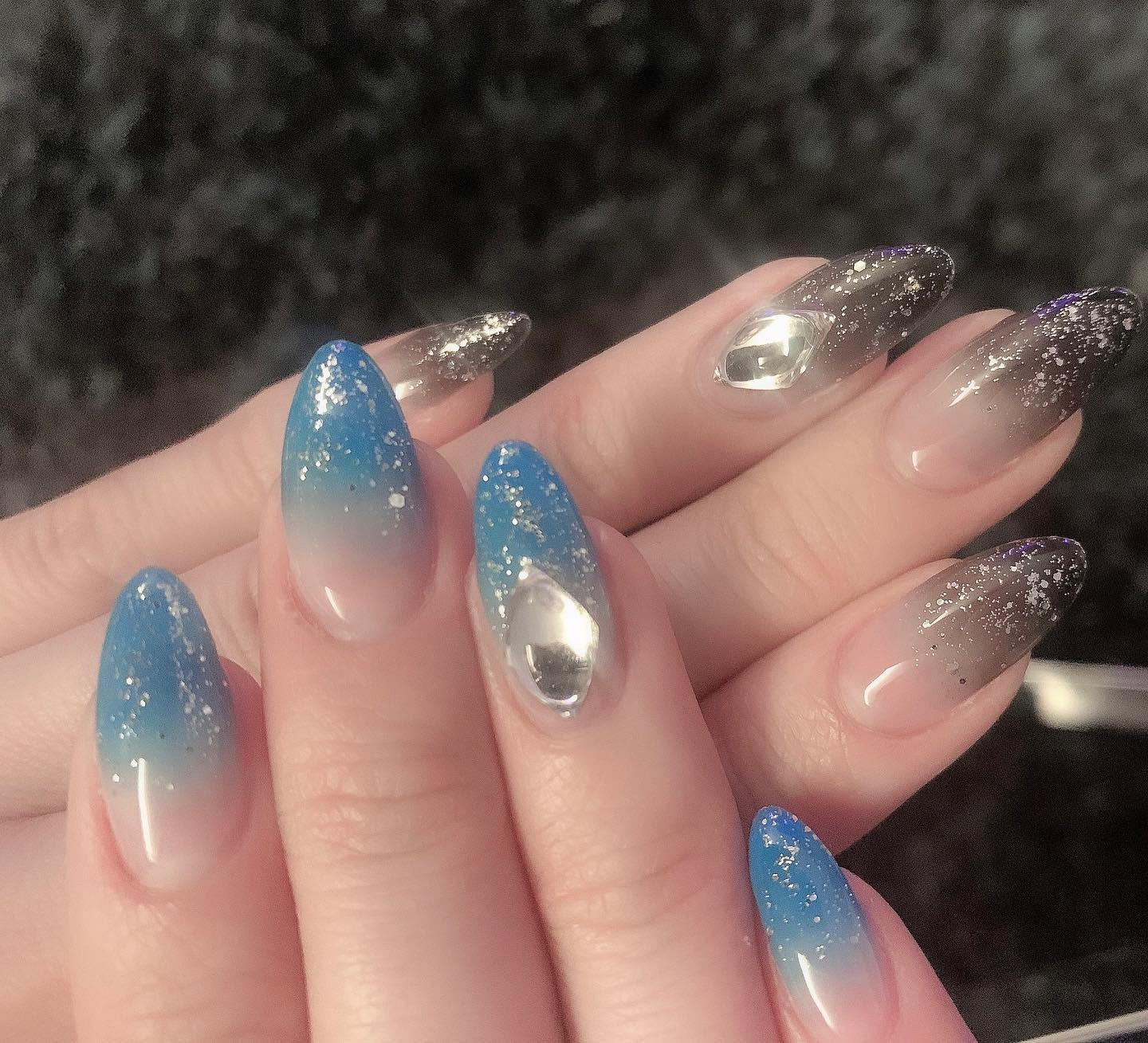 💙🖤

新しいネイル💙🖤
なんとなくシンプルにブルーと黒のグラデーション💙🖤💙🖤

フットネイルはしてもらった次の日に階段にぶつけて親指剥がれた🥺

#ネイル#ジェルネイル#スカルプネイル#デザインネイル#スカルプ#ジェル#ネイルデザイン#スカルプチュア#ネイルアート#ネイルサロン#仙台ネイルサロン#キラキラネイル#グラデーションネイル#ブルーネイル#ブラックネイル#nail#nailart#gelnail#scalpnail#designnail#naildesign#nailsalon#gradati