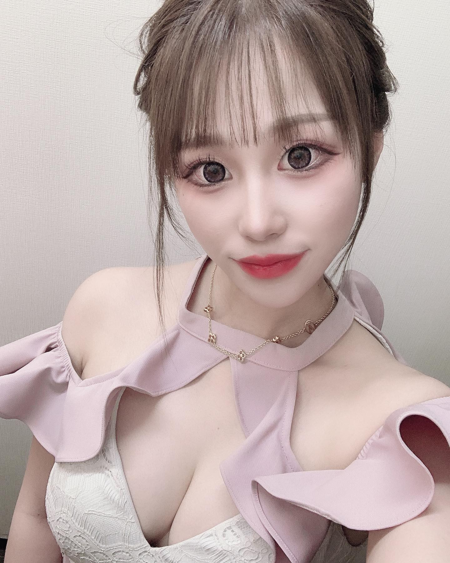 💙💜❤️

髪染めましたん💆‍♀️
前髪切りましたん💇‍♀️

自撮りばっかりになってきたので
だれかカメラマンしてください😵‍💫

今日も出勤です🗣🤍

#ザニューヨーク#エリアG#エリアGグループ#キャバクラ#ニュークラブ#仙台キャバクラ#キャバ嬢#ホステス#水商売#仙台#国分町#歌舞伎町#六本木#銀座#すすきの#錦#北新地#ミナミ#中洲#ポケパラ#ポケパラ東北#ヘアメ#ヘアメイク#キャバドレス#シャンパン#ポニーテール
#hairmake#dress#TheNewYork#areag