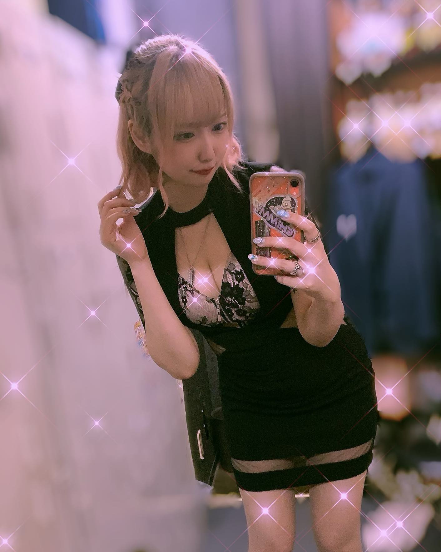 .
新しいドレス買った👗𓈒𓂂𓏸
.
最近ヘアメしてもらう時にリボン付けれる長さになって嬉しい🎀🤍
10月くらいになったらエクステまた付けたいからもう少し伸ばすんだ～！
.
そしてストーリーにも載せたけど、このインスタの投稿とキャバキャバの日記を連携させたから、キャバキャバしか見てなかった人もこれを機にインスタ見てくれたら嬉しい🙆‍♀️💓
.
投稿見てるよ～って言って貰えるとめちゃくちゃやる気出る💫
.
.
さて今週残りは今日と、25(木)、26(金)の出勤になります、よろしくね🍒❣️
来週のシフトもまた分