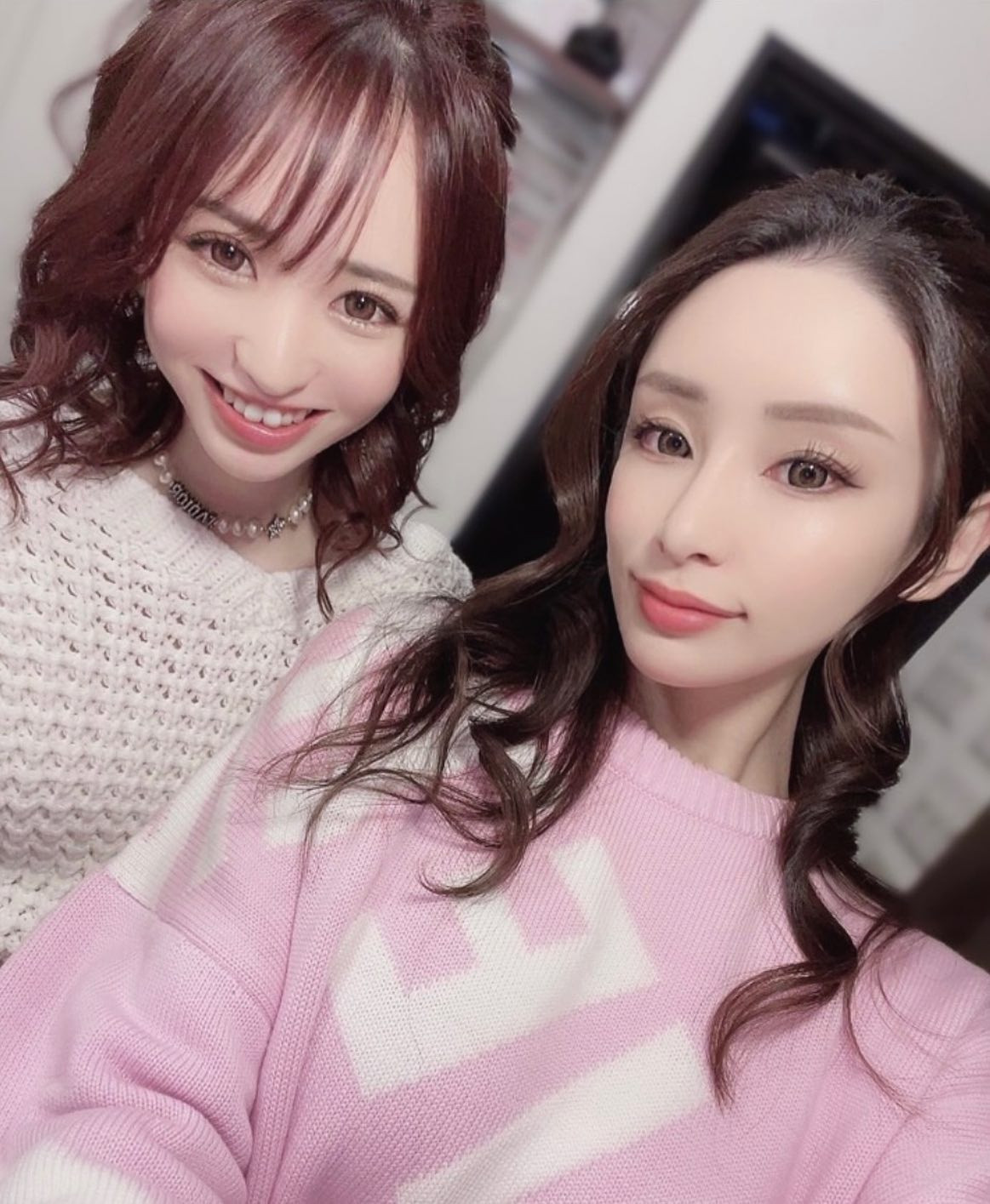 .
今更ですが、
周年イベントありがとうございました🧡
.
イベント中りょうさん率高めだった꒰ঌ(⃔ ⌯' '⌯)⃕໒꒱
ちなみに、もねおの名ずけ親りょうさん☝🏻笑
.
#仙台 #国分町
#ザニューヨーク
#キャバクラ #ヘアメイク
#周年イベント