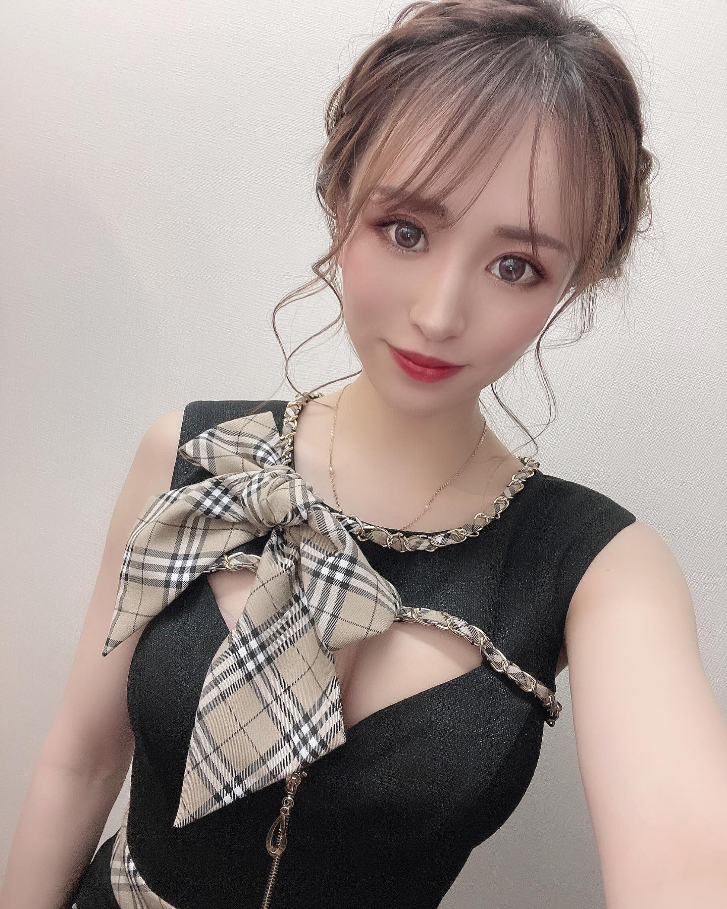 .
新しいドレス可愛い🎀
インスタ強化月間頑張ろっと(｡•ᴗ•∩)
.
#仙台 #国分町
#ザニューヨーク 
#キャバクラ #ヘアメイク