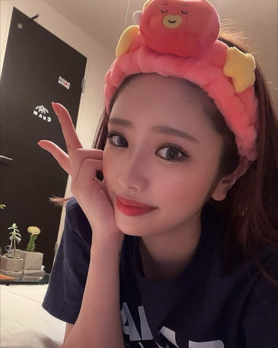 .
いとこてゃんとお揃いのヘアバンド❤️‍🩹
ちなみにこれはBT21のタタっていうキャラクターらしい💁‍♀️こころちんぷんかんぷん
.
.
#仙台 #国分町 #六本木 #歌舞伎町 #銀座 #札幌 #ススキノ #北新地 #中洲 #国分町キャバクラ #キャバクラ #キャバ嬢 #シャンパン #オレンジテラス #オレンジテラス仙台 #ニューヨーク #thenewyork #エリアgグループ #こころだよ