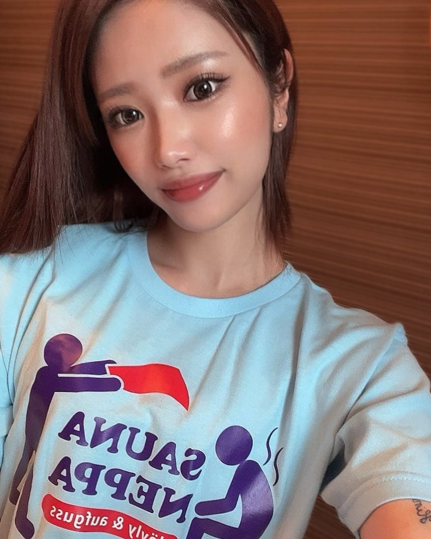 よく分からないTシャツ集めることにハマってまする😏
.
.
#仙台 #国分町 #六本木 #歌舞伎町 #札幌 #ススキノ #北新地 #中洲 #国分町キャバクラ #キャバクラ #キャバ嬢 #シャンパン #オレンジテラス #オレンジテラス仙台 #ニューヨーク #thenewyork #エリアgグループ #こころだよ 
#サウナ #銭湯 #サウナイキタイ