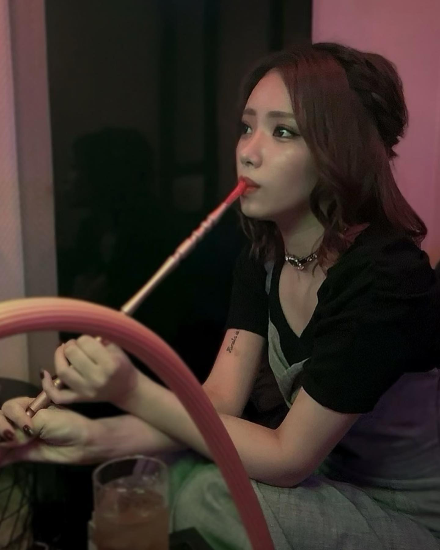 .
アールグレイ＆ミント＆バニラのフレーバーを吸ってると思うー🙄🚬
美味しいのと美味しいの混ぜたら結局美味しいのよ😕
.
.
#仙台 #国分町 #六本木 #歌舞伎町 #銀座 #札幌 #ススキノ #北新地 #中洲 #国分町キャバクラ #キャバクラ #キャバ嬢 #シャンパン #オレンジテラス #オレンジテラス仙台 #ニューヨーク #thenewyork #エリアgグループ #こころだよ #シーシャ #水タバコ