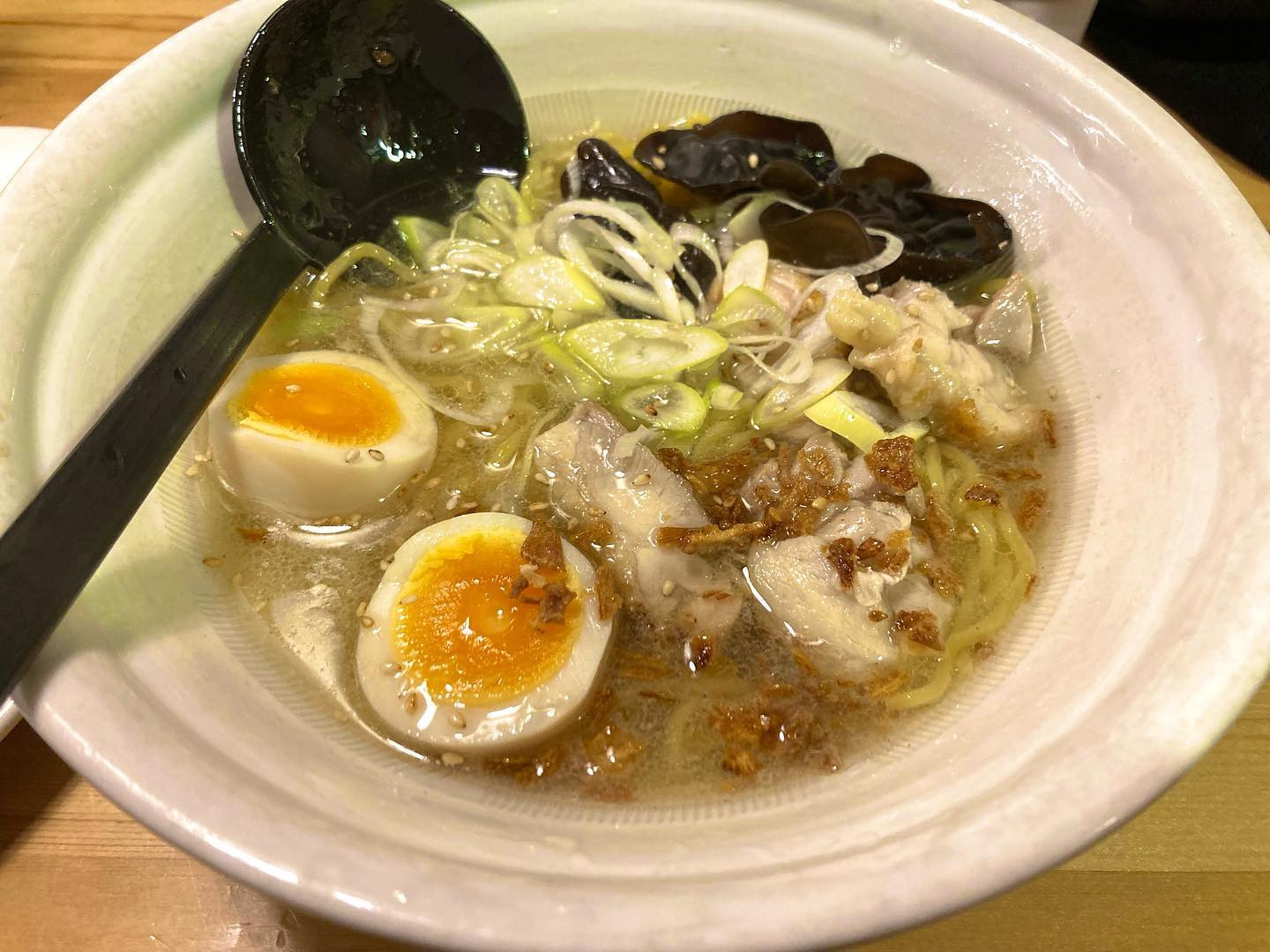 北一の鶏塩ラーメン🍜
.
今まで塩ラーメンなんて眼中にもなかったけど
最近塩ラーメンにハマっちゃって🤣
ご馳走様でした🍜💕
.

#エリアジー #オレンジテラス #オーシャンスカイ #モナクラス #ニュークラブ #ニュークラ #キャバクラ #ホステス #キャバ嬢 #すすきの #札幌 #歌舞伎町 #国分町 #可愛い #かわいい #いいね #フォロミー #フォロー #フォロワー #followｍe #likeforlikes #instagood #instalike #follow #f4f #ヘアセット 