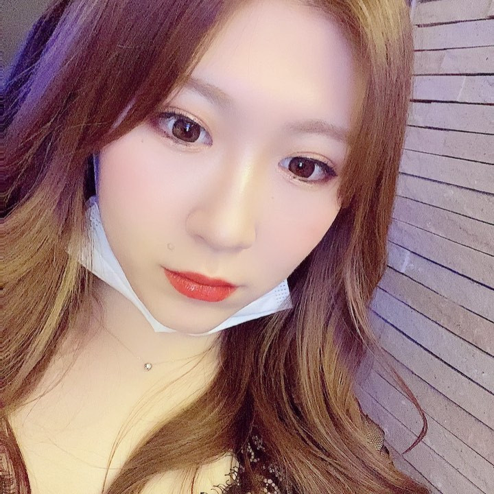 動いてるおはる👱🏻‍♀️👱🏻‍♀️👱🏻‍♀️👱🏻‍♀️
#オレンジテラス#エリアジー#すすきの
#キャバ嬢#ホステス#ニュークラ嬢#シャンパン#動画#かわいい#おんなのこ