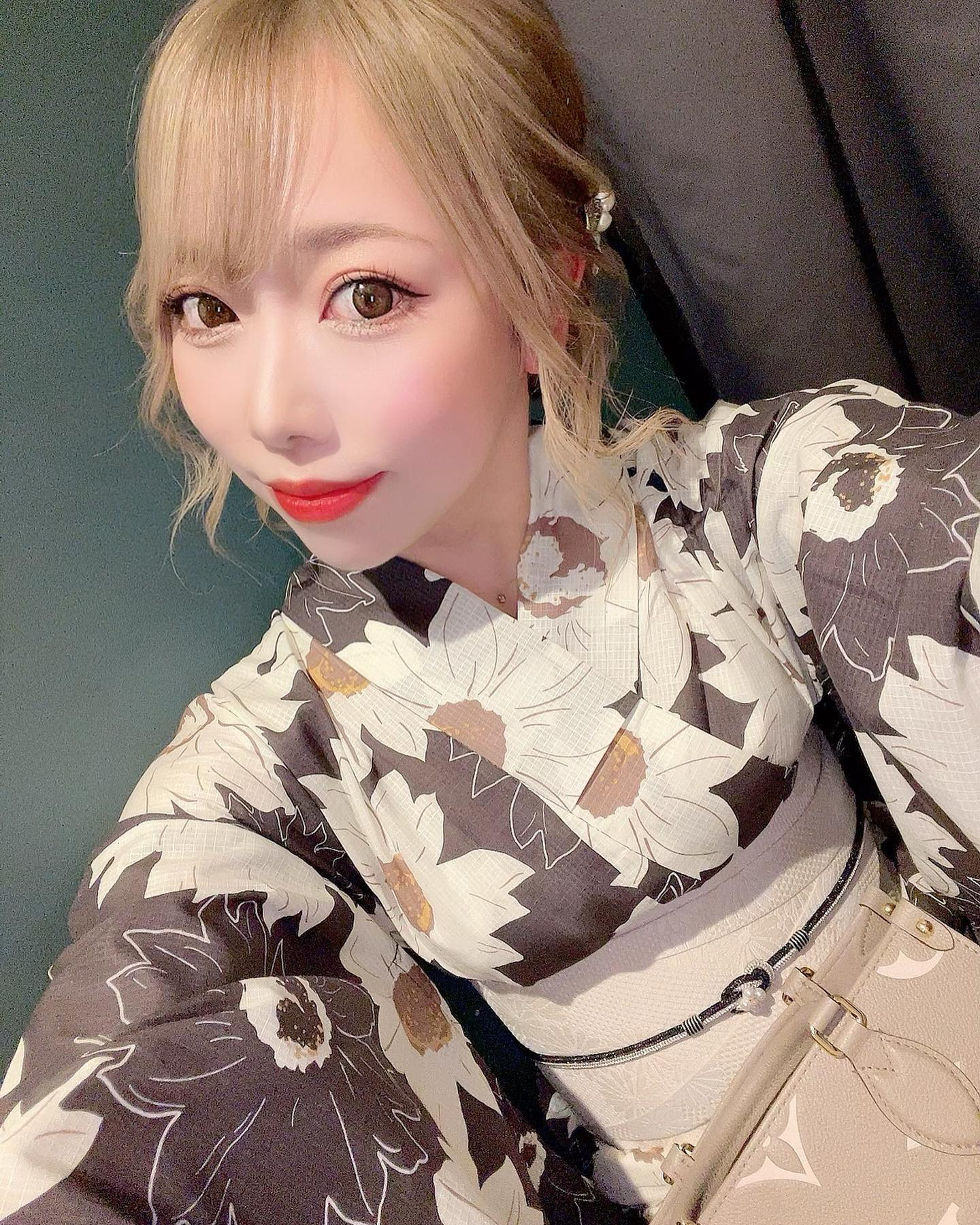 すすきの祭りありがとうございました🫶
、
お盆終わったらすぐ秋じゃん🍁
早すぎる🥹
、

#エリアジー#オレンジテラス#オーシャンスカイ#モナクラス#キャバクラ#ニュークラブ#ニュークラ#ホステス#キャバ嬢#すすきの#札幌#歌舞伎町#国分町#フォロミー#フォロー#フォロワー#いいね#可愛い#かわいい#followme#likeforlikes#instagood#instalike#follow#f4f#셀카