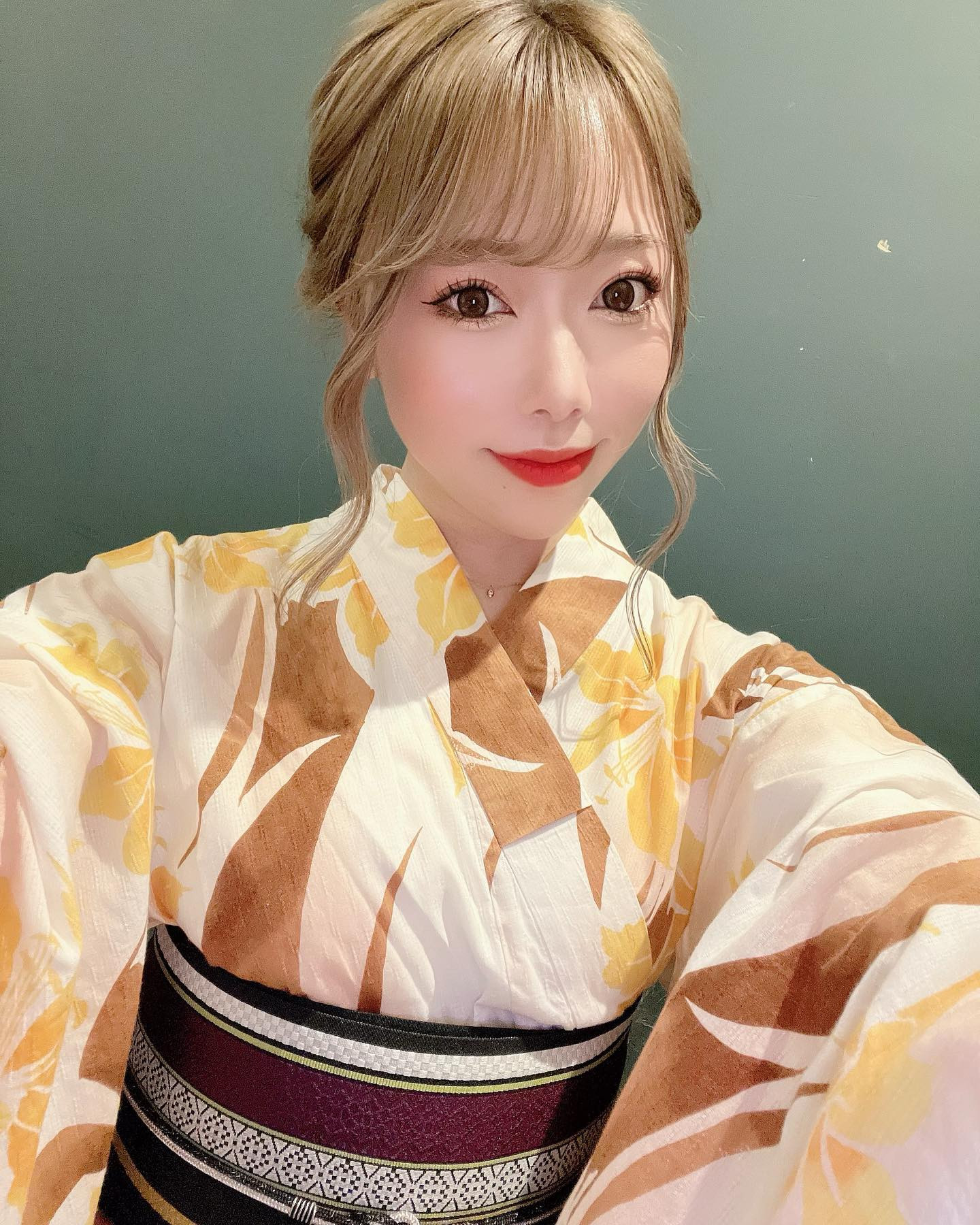 久々の浴衣だった👘💓
アップのほうがいいて言ってくれる人
何人かいたけどなかなかなあ🥺
、

#エリアジー#オレンジテラス#オーシャンスカイ#モナクラス#キャバクラ#ニュークラブ#ニュークラ#ホステス#キャバ嬢#すすきの#札幌#歌舞伎町#国分町#フォロミー#フォロー#フォロワー#いいね#可愛い#かわいい#followme#likeforlikes#instagood#instalike#follow#f4f#셀카