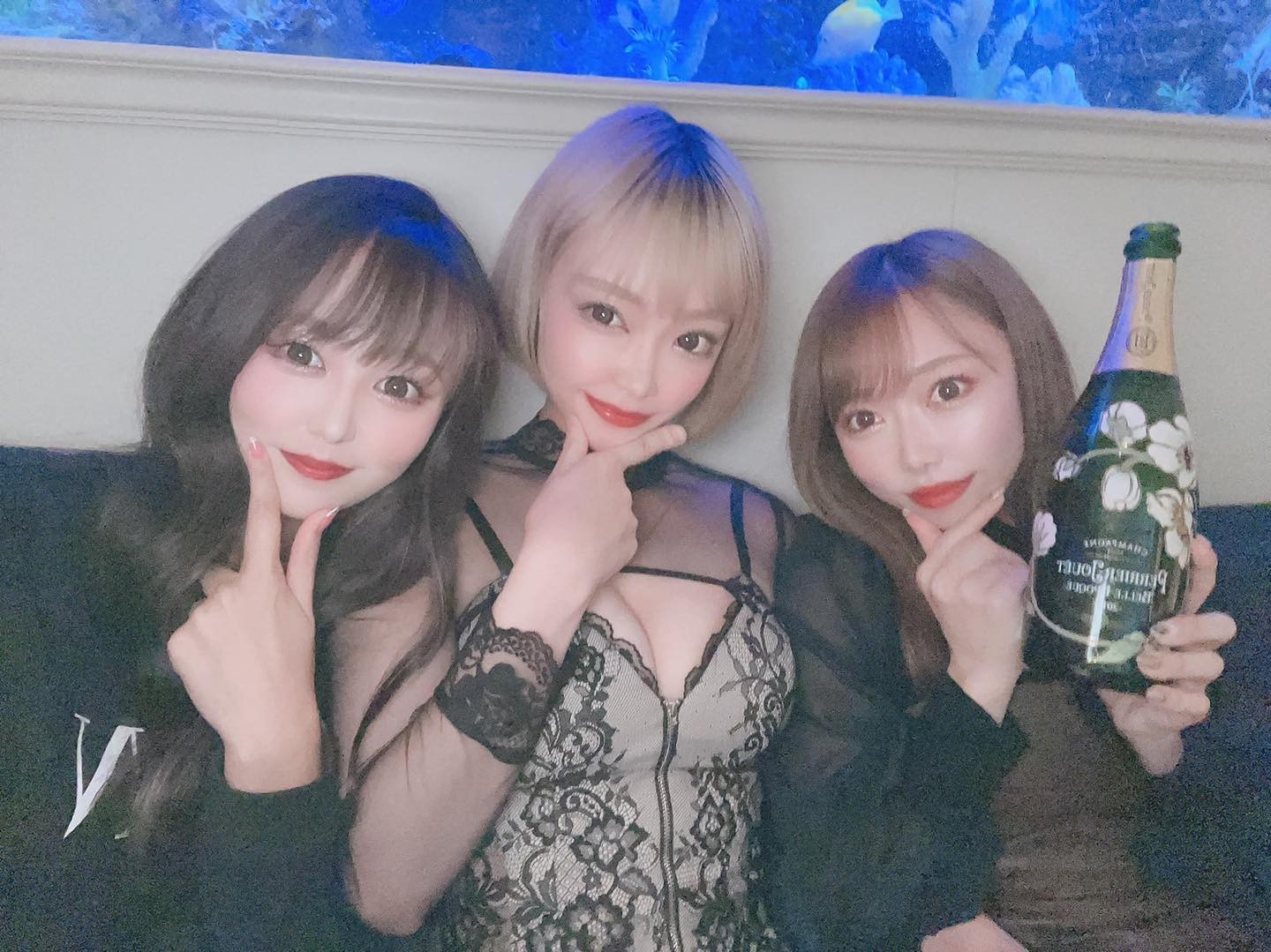 こうちゃん誕生日おめでとう💓
お祝いできてよかった🐻
久々に泣くほど笑った
、

#エリアジー#オレンジテラス#オーシャンスカイ#モナクラス#キャバクラ#ニュークラブ#ニュークラ#ホステス#キャバ嬢#すすきの#札幌#歌舞伎町#国分町#フォロミー#フォロー#フォロワー#いいね#可愛い#かわいい#followme#likeforlikes#instagood#instalike#follow#f4f#셀카