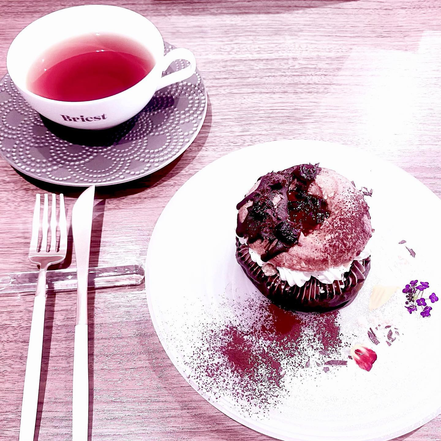 𝐛𝐫𝐢𝐞𝐬𝐭 ❤︎