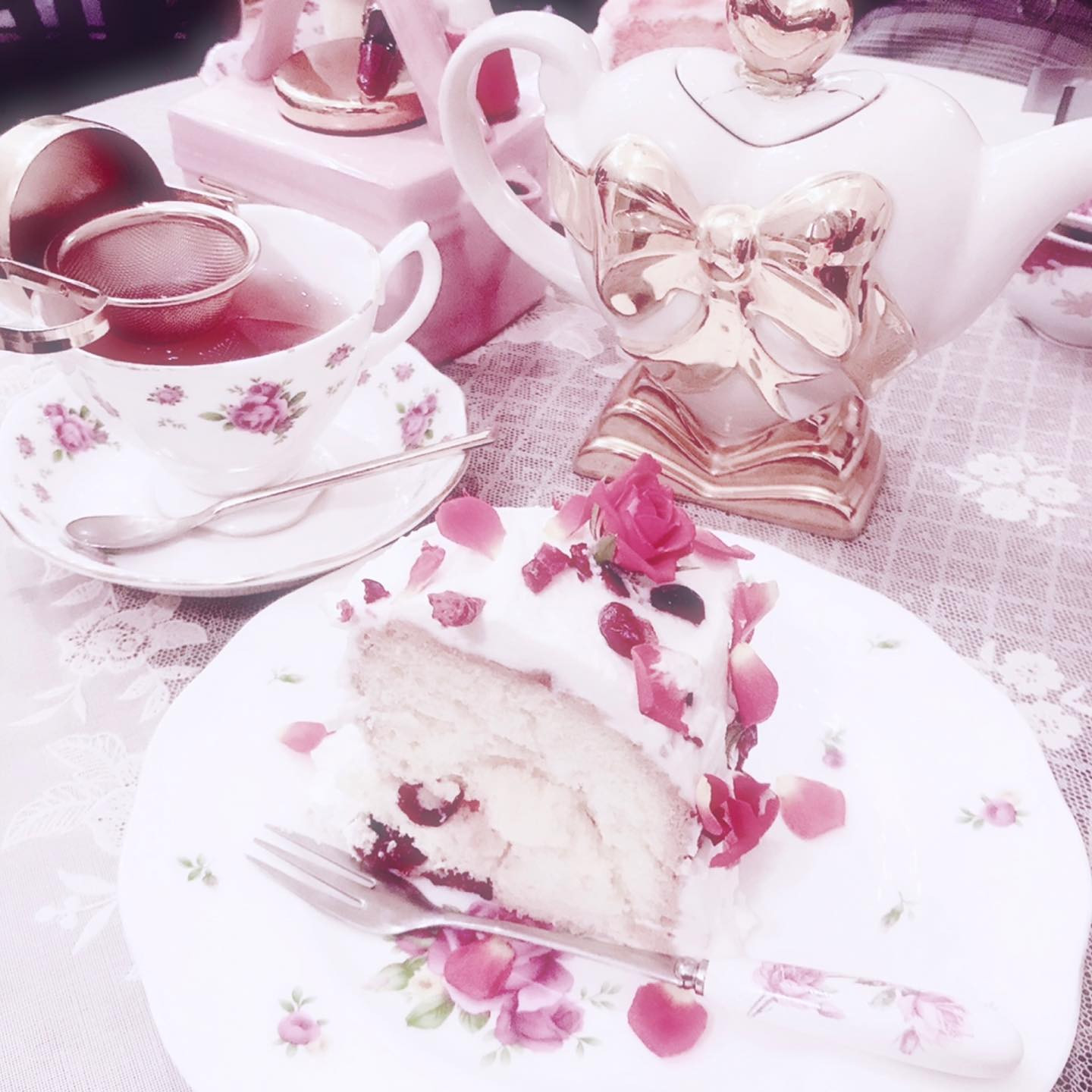  Instagramで記事を開くやみさん...