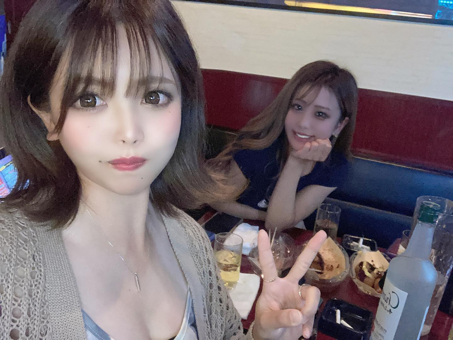 先輩後輩じゃなくてお友達なんだぼくらは。
.

#エリアジー #オレンジテラス #オーシャンスカイ #モナクラス #ニュークラブ #ニュークラ #キャバクラ #ホステス #キャバ嬢 #すすきの #札幌 #歌舞伎町 #国分町 #可愛い #かわいい #いいね #フォロミー #フォロー #フォロワー #followｍe #likeforlikes #instagood #instalike #follow #f4f #ヘアセット #ショートカット #ヘアアレンジ #お友達と一緒に