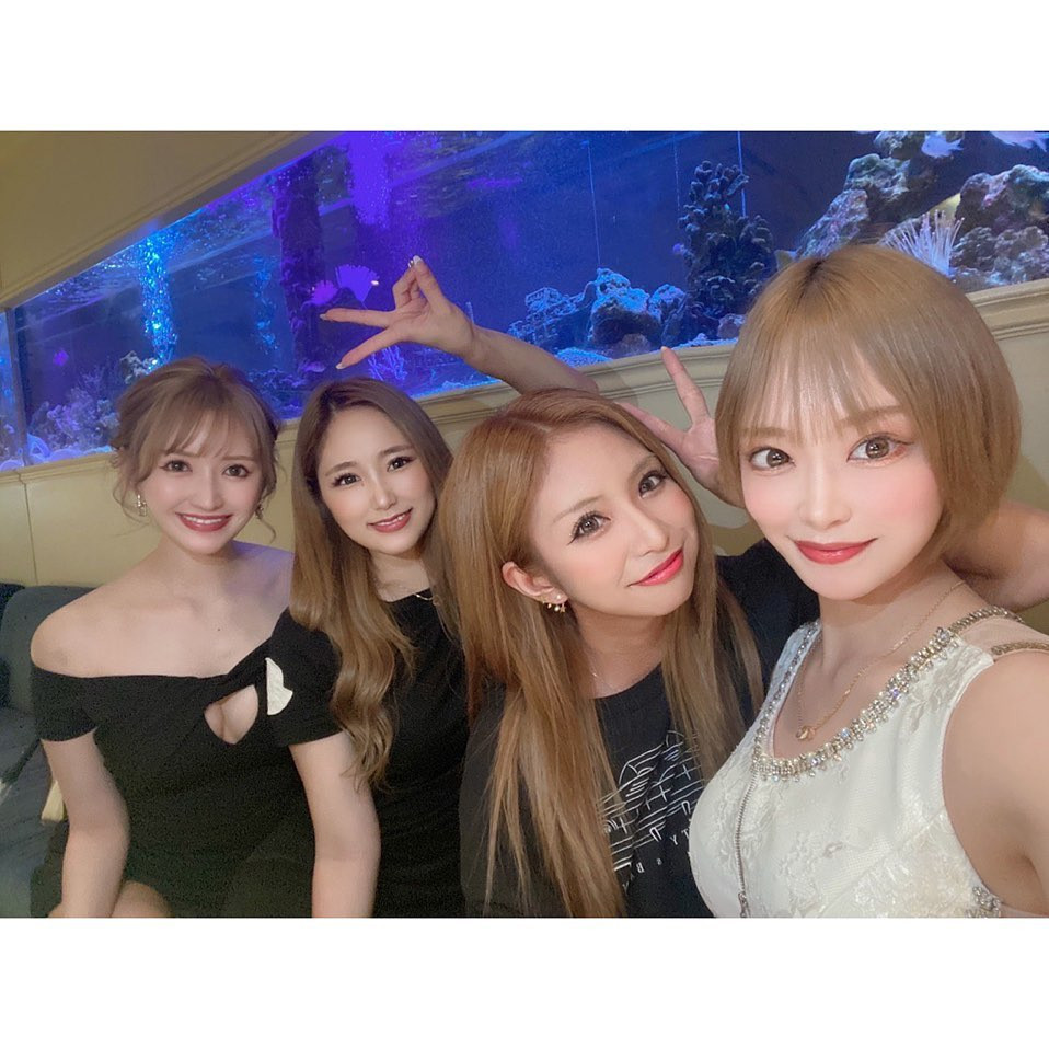 .
.
重度の二日酔いと酒鬱から解放されず
お家から1歩も出れなかった、、反省😵‍💫
.
明日からまた頑張りますので
よろしくお願いします😭💖
.
写真は桃李ののあちゃんとうみちゃん🤍
とっても楽しかった😌😌
.