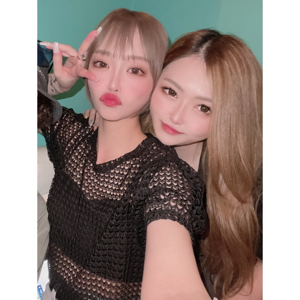 .
.
飲みすぎた日の1枚🙇‍♀️
.