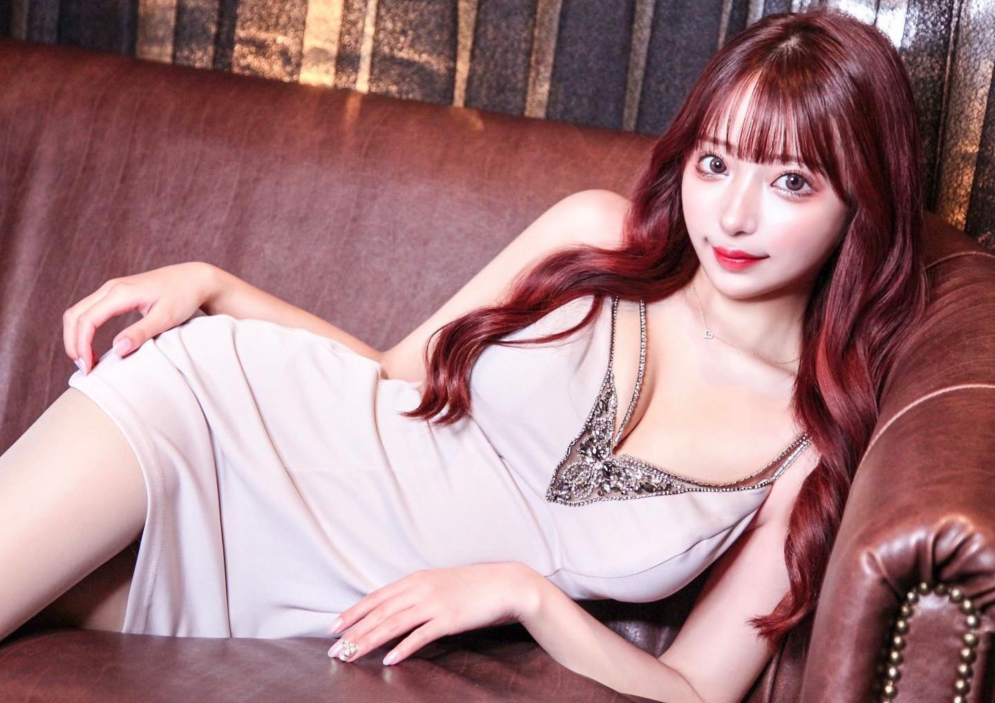 プロフィールの作り方わからなさすぎてすずさんに教えてもらった( ꒪⌓꒪ )❤️‍🔥というか、丸ぱくりさせてもらった、、笑

#池袋シーサイド #シーサイド #キャバクラ #キャバ嬢 #宣材写真 #プリンスグループ