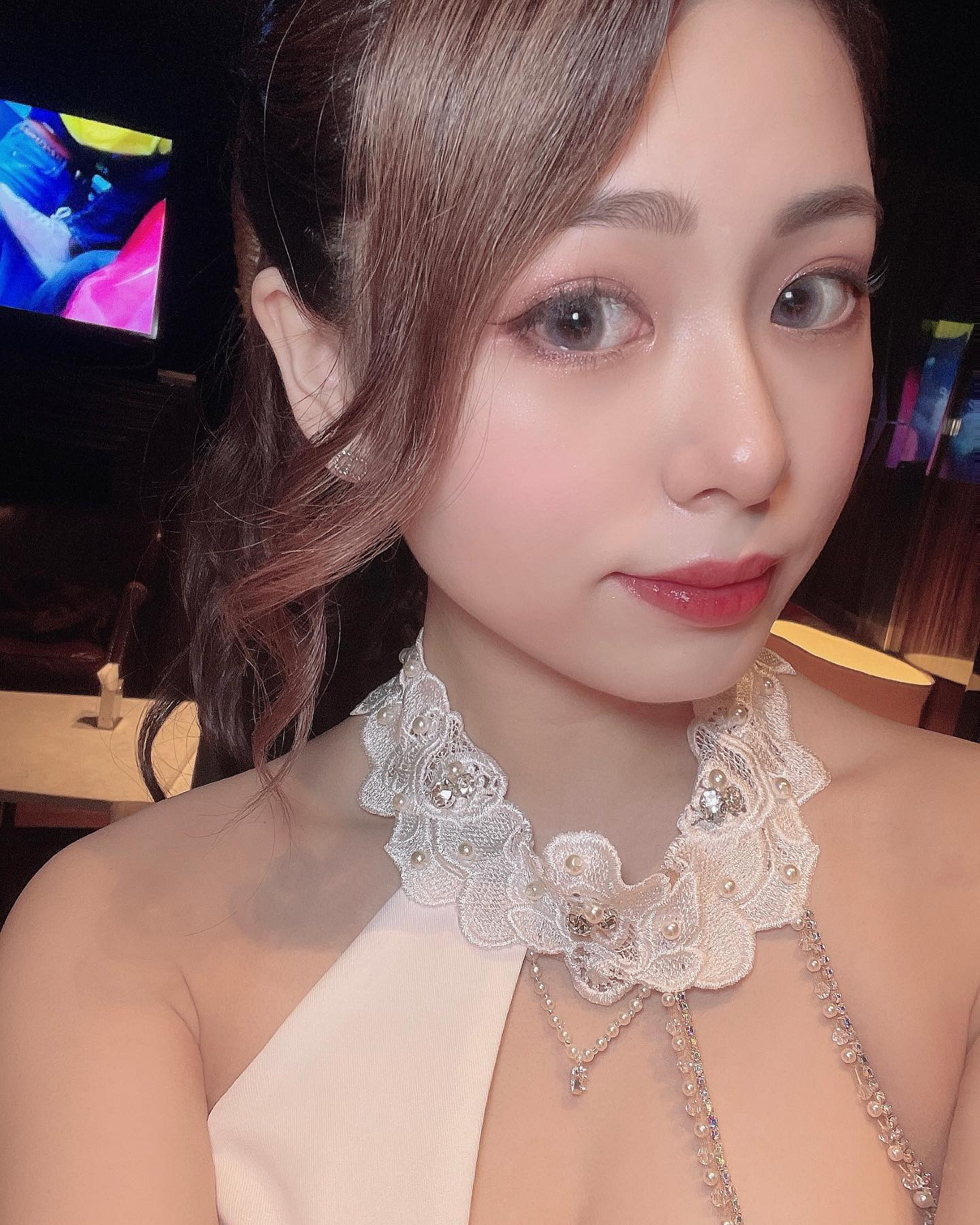 7月もありがとうございました
たくさん酔っ払えて幸せでした🥰

私事すぎますが入店してから一番成績が良かった月でした！うれしー！
いつも支えてくれて愛してくれるお客様に大感謝🫶

最後の一週間に体調を崩して一日も出勤できなかったことがとっても悔やまれます🥲
そのせいで目標にもあと一歩届かなかったので8月は体調管理に心血注いでいきます💪🏻

8月も一緒に楽しく酔っ払ってくれる殿方お待ちしてます🍾🍾

#キャバ嬢#キャバドレス#ロングドレス#ドレス#ローブドフルール#エンジェルアール#ヘアメイク#ヘアメ#ポニ