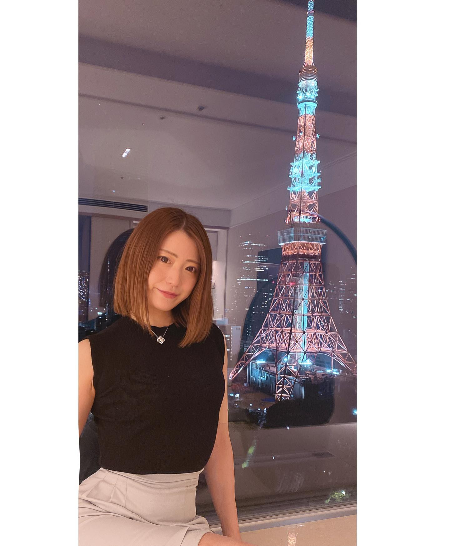 ままといがたさんに🍴❤️

安定のおいしさとおもてなしでままも喜んでくれてよかった🥰❤️

東京タワーの見えるホテルで一泊🗼✨

いつもだいたい温泉に一緒にいくけどたまにはいいよね😌🎀❤️

いつもありがとう🥰❤️

.

.

.

#親子旅行
#いがた
#麻布十番グルメ
#ザプリンスパークタワー東京
#いつもありがとう