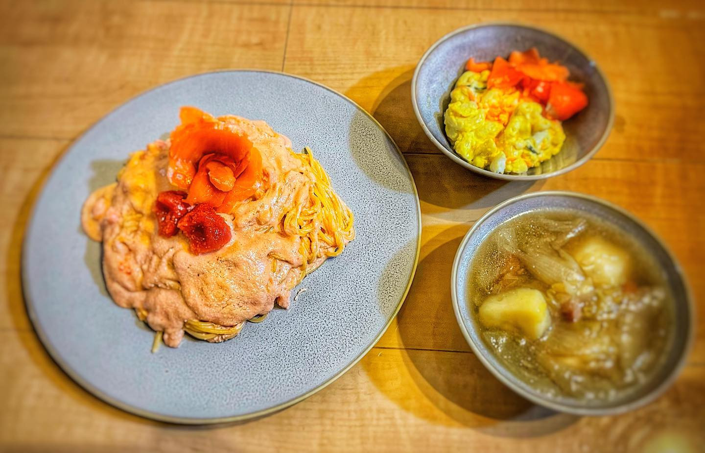 自炊にはまった。。。

#宇都宮 #栃木県 #キャバクラ #オリオン通り #スナキャバ #ぽけぱら #キャバキャバ #自炊 #タラコクリームパスタ #スモークサーモン #サラダ #ポトフ