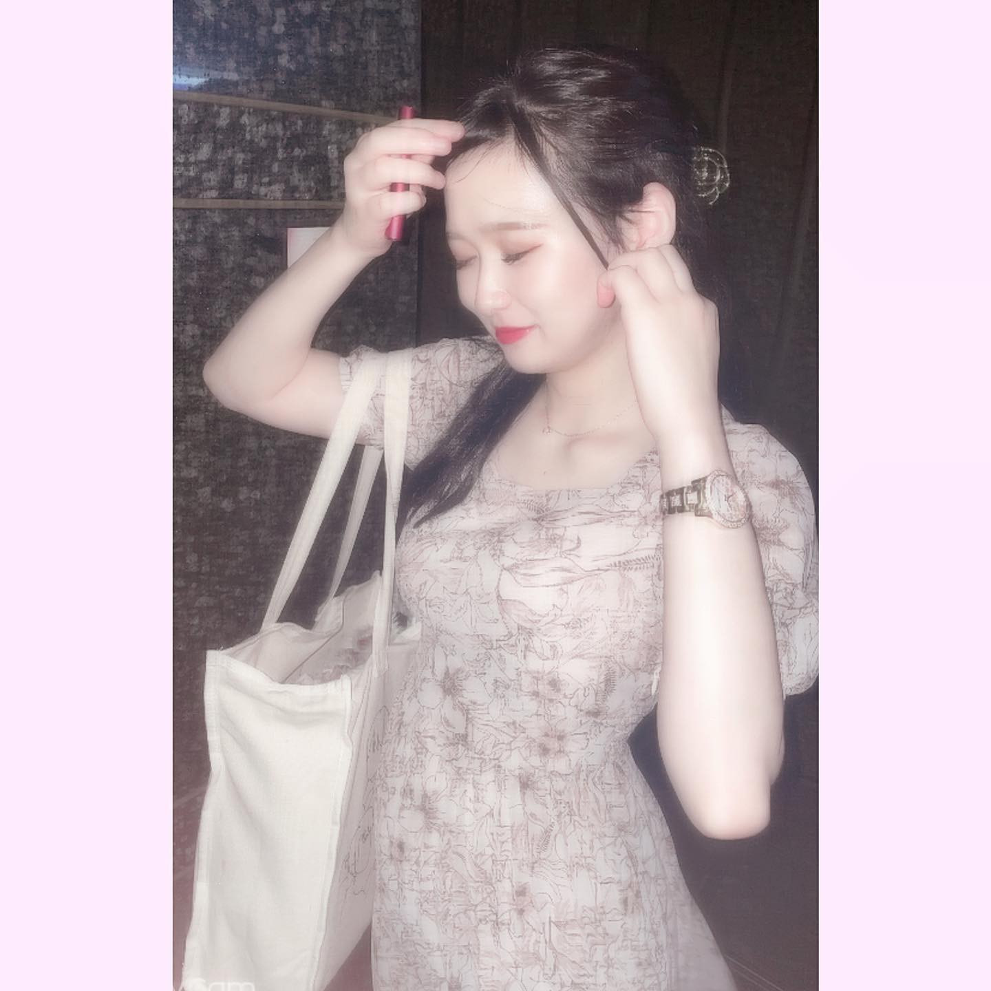  Instagramで記事を開くるなさん...