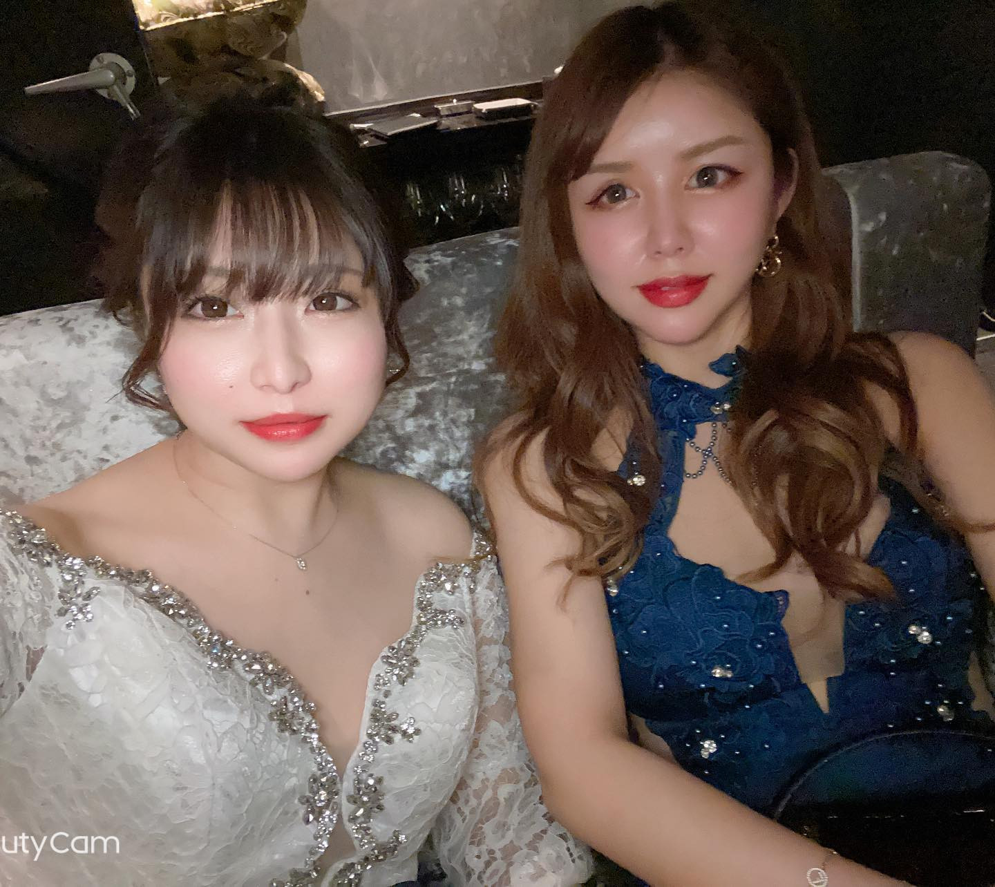 21時から出勤だよー💕

なんかあやな暗くない？

#上野 #御徒町 #キャバ嬢 #キャバ #キャバクラ #テキーラ #シャンパン #お酒好きな人と繋がりたい #お酒好き女子 #自撮り界隈 #自撮り女子 #二日酔い #しんどい