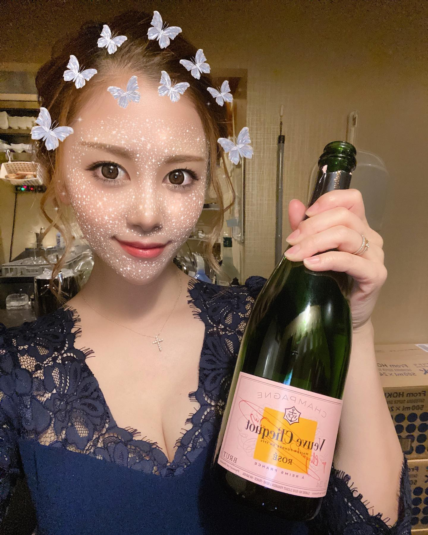 今週ラストよろしくお願いします❤️21時頃からいるよん🫡✨

@helena_hibikigroup 

 #クラブヘレナ #響グループ #水沢愛美 #札幌 #すすきの #北海道 #ニュークラブ 
#ニュークラ嬢 #すすきのニュークラ #ラウンジ #ラウンジ嬢 #キャバクラ #キャバ嬢 #ホステス #美女 #夜職 #ガールズバー #キャバドレス #インスタグラビア #すすきのキャバクラ #hokkaido #sapporo #susukino #helena #hibikigroup #champagne