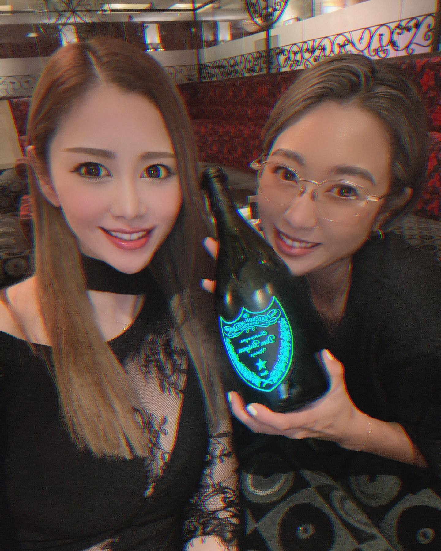 ホステス卒業しても未だに応援してくれる私の大好きな先輩🫶💗

@helena_hibikigroup 

 #クラブヘレナ #響グループ #水沢愛美 #札幌 #すすきの #北海道 #ニュークラブ 
#ニュークラ嬢 #すすきのニュークラ #ラウンジ #ラウンジ嬢 #キャバクラ #キャバ嬢 #ホステス #美女 #夜職 #ガールズバー #キャバドレス #インスタグラビア #ドンペリニヨン #hokkaido #sapporo #susukino #helena #hibikigroup #champagne #