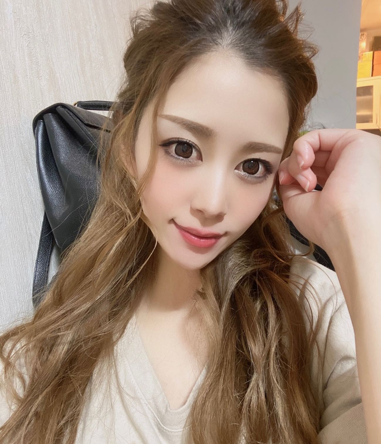 月曜日と火曜日に頂いた🥰🥂❤️ありがとうございます✨

今日はね〜、予定ないんだよな〜🫠

@helena_hibikigroup 

 #クラブヘレナ #響グループ #水沢愛美 #札幌 #すすきの #北海道 #ニュークラブ 
#ニュークラ嬢 #すすきのニュークラ #ラウンジ #ラウンジ嬢 #キャバクラ #キャバ嬢 #ホステス #美女 #夜職 #ガールズバー #キャバドレス #インスタグラビア #すすきのキャバクラ #hokkaido #sapporo #susukino #helena #hibikig