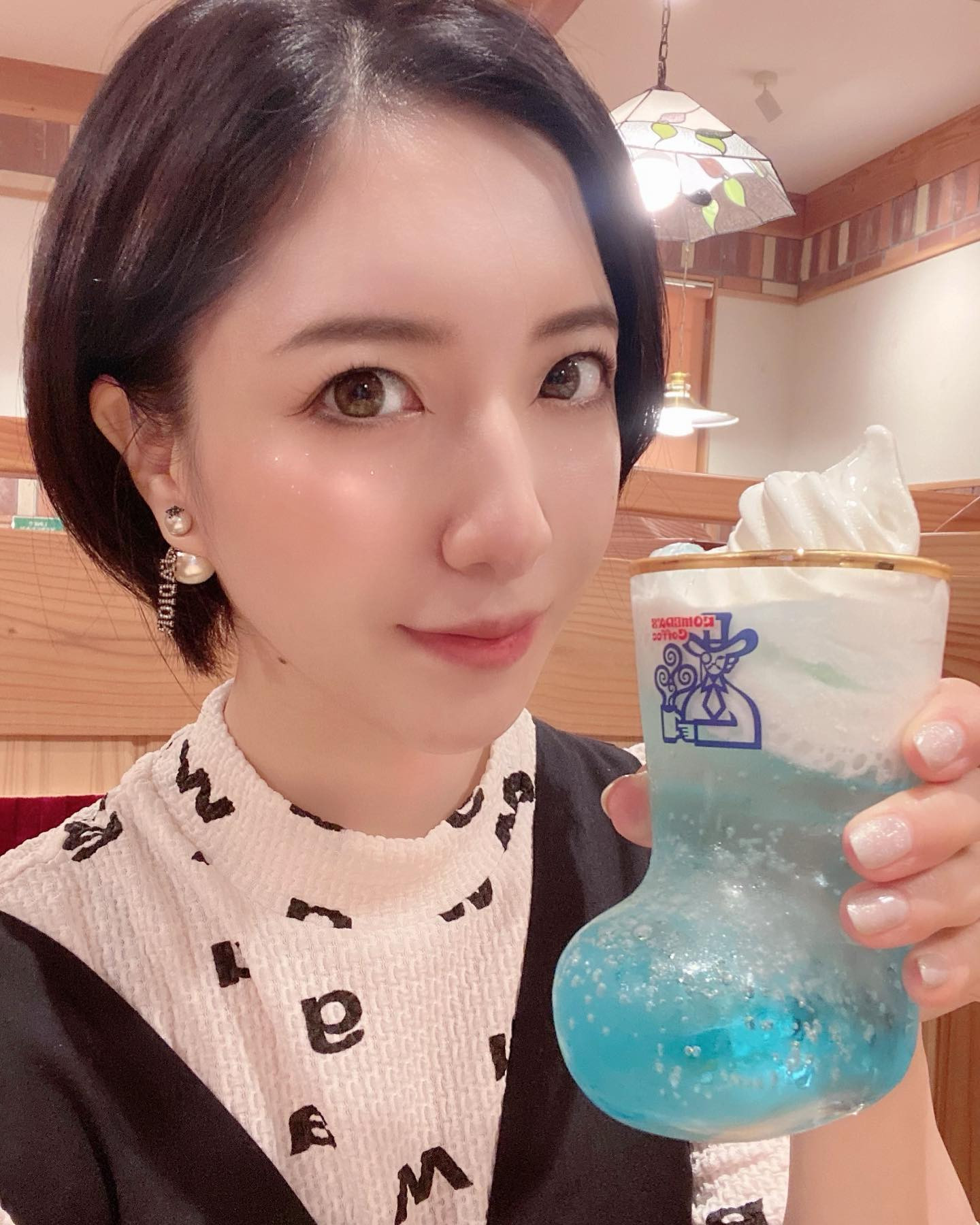 、
今回初めてラビスタに
泊まったんだけど
隣にあったのでコメダ珈琲デビューしてみました🤣
、
ラビスタ良かったなぁ✨
温泉最高すぎた👏🏻

#ヘレナ#響グループ#百瀬るあ#札幌
#すすきの#北海道#ニュークラブ　
#ニュークラ嬢#すすきのニュークラ#ラウンジ#ラウンジ嬢#キャバクラ#キャバ嬢#ホステス#美女#夜職#ガールズバー　#キャバドレス#インスタグラビア #すすきのキャバクラ#ゴルフ#ゴルフ女子#旅行#JGC#JAL#カメラ