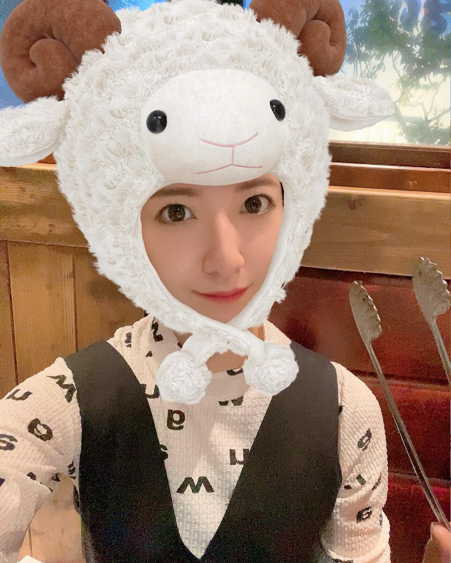 、
ジンギスカンも食べた🐏

函館は両親の地元で
昔から行ってるから
第二の地元思ってるけど
毎回観光客なご飯😂😂

#ヘレナ#響グループ#百瀬るあ#札幌
#すすきの#北海道#ニュークラブ　
#ニュークラ嬢#すすきのニュークラ#ラウンジ#ラウンジ嬢#キャバクラ#キャバ嬢#ホステス#美女#夜職#ガールズバー　#キャバドレス#インスタグラビア #すすきのキャバクラ#ゴルフ#ゴルフ女子#旅行#JGC#JAL#カメラ