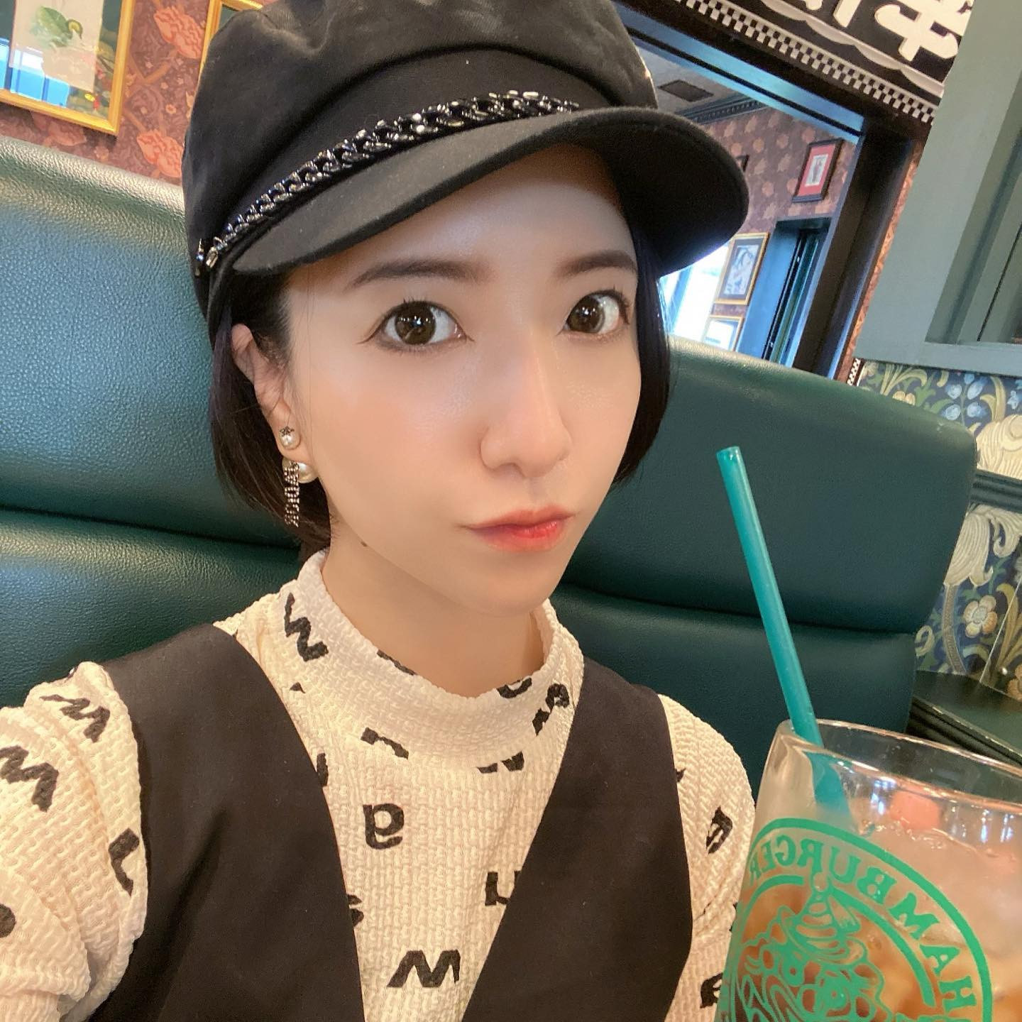 、
お盆に来れなかったので
お墓参りに函館きたよ💨
、
毎回ご飯は観光客しちゃう😂
ラキピの焼きそば美味しい聞いたから初めて食べたけど
めちゃ美味しかった💚

#ヘレナ#響グループ#百瀬るあ#札幌
#すすきの#北海道#ニュークラブ　
#ニュークラ嬢#すすきのニュークラ#ラウンジ#ラウンジ嬢#キャバクラ#キャバ嬢#ホステス#美女#夜職#ガールズバー　#キャバドレス#インスタグラビア #すすきのキャバクラ#ゴルフ#ゴルフ女子#旅行#JGC#JAL#カメラ