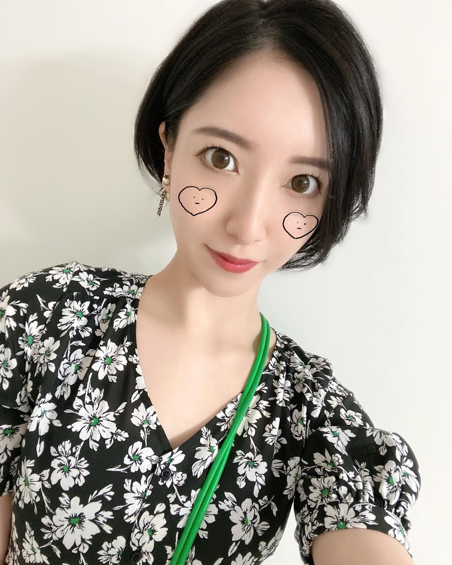 、
もう半袖の時期終わりだなぁ
パフェは食べたい🍨笑

#ヘレナ#響グループ#百瀬るあ#札幌
#すすきの#北海道#ニュークラブ　
#ニュークラ嬢#すすきのニュークラ#ラウンジ#ラウンジ嬢#キャバクラ#キャバ嬢#ホステス#美女#夜職#ガールズバー　#キャバドレス#インスタグラビア #すすきのキャバクラ#ゴルフ#ゴルフ女子#旅行#JGC#JAL#カメラ