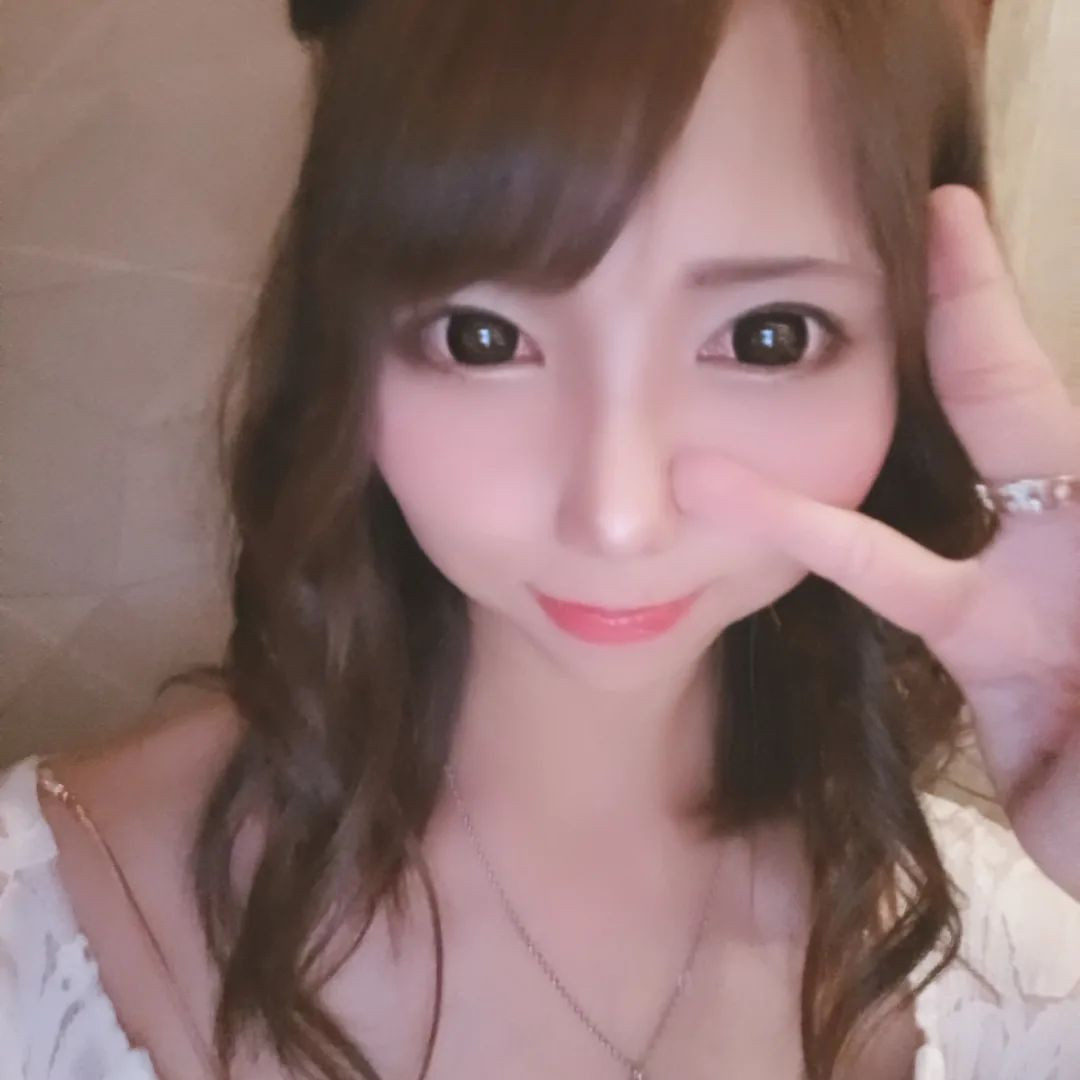 今日も呑みまーす🎵

#ヘレナ　#響きグループ　#水妃由羅
#札幌　#すすきの　#北海道　#ニュークラブ　
#ニュークラ嬢　#すすきのニュークラ　#ラウンジ　
#ラウンジ嬢　#キャバクラ　#キャバ嬢　#ホステス　
#美女　#夜職　#ガールズバー　#キャバドレス　
#インスタグラビア #すすきのキャバクラ