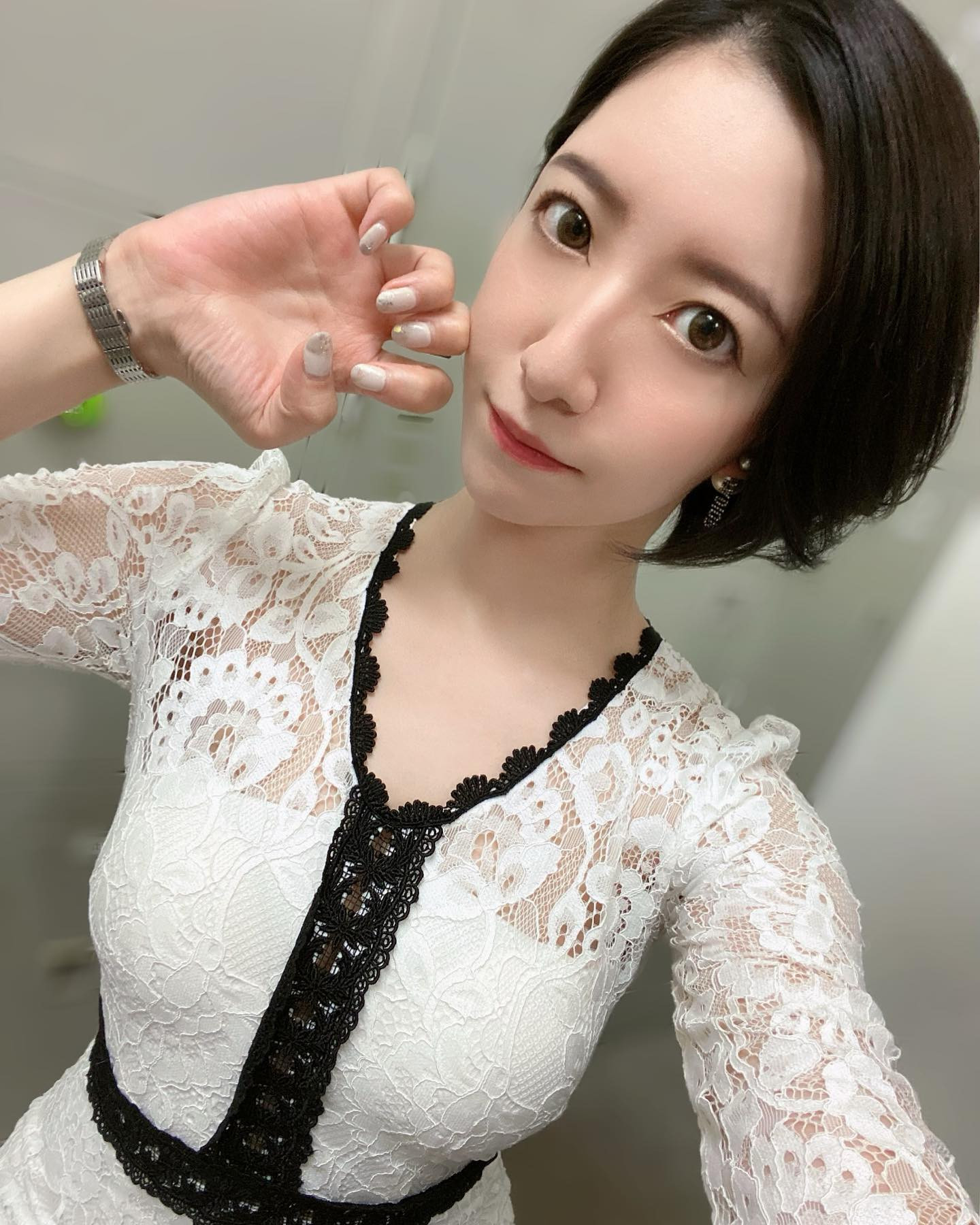 、
次のネイル何色にしよっかなぁ😗
最近伸びるの早い←

#ヘレナ#響グループ#百瀬るあ#札幌
#すすきの#北海道#ニュークラブ　
#ニュークラ嬢#すすきのニュークラ#ラウンジ#ラウンジ嬢#キャバクラ#キャバ嬢#ホステス#美女#夜職#ガールズバー　#キャバドレス#インスタグラビア #すすきのキャバクラ#ゴルフ#ゴルフ女子#旅行#JGC#JAL#カメラ