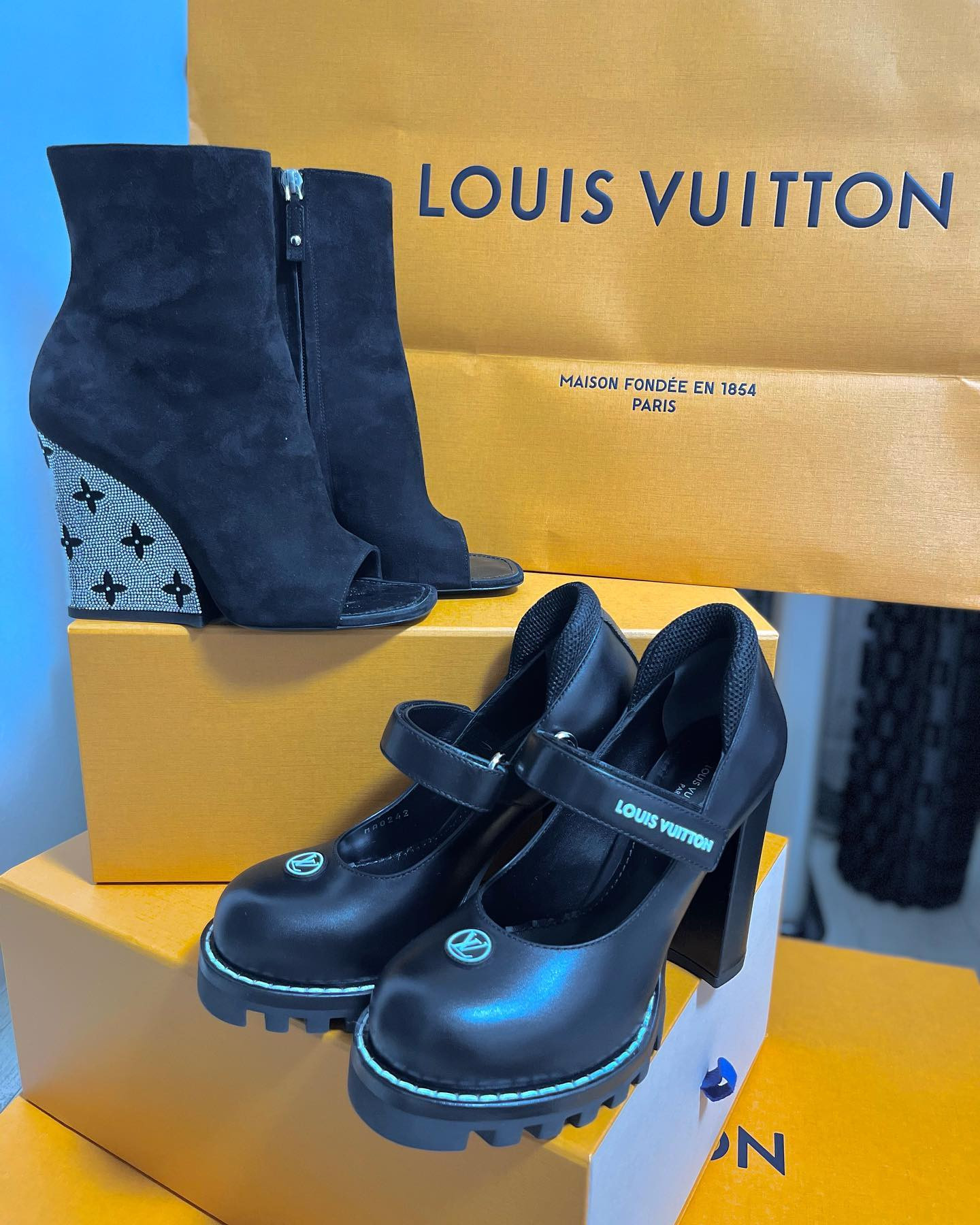 本日店休日ですが、
明日の月曜日から水曜日まで予定がある為お休みします🥺

今週の出勤は、木金土です✨✨
よろしくお願いします🍀

#北海道#札幌#すすきの#CITY GROUP#ラピュタ#LAPUTA#ニュークラ#シティーグループ#すすきのキャバ嬢#キャバ嬢#ニュークラ嬢#水商売#美容#シャンパン#歌舞伎町#六本木#銀座#ホスト#バー#中洲#ミナミ#ドレス#ヘアメ#すすきのグルメ#呑み#ポケパラ#札幌観光#instagood#likeforlike#ヴィトン